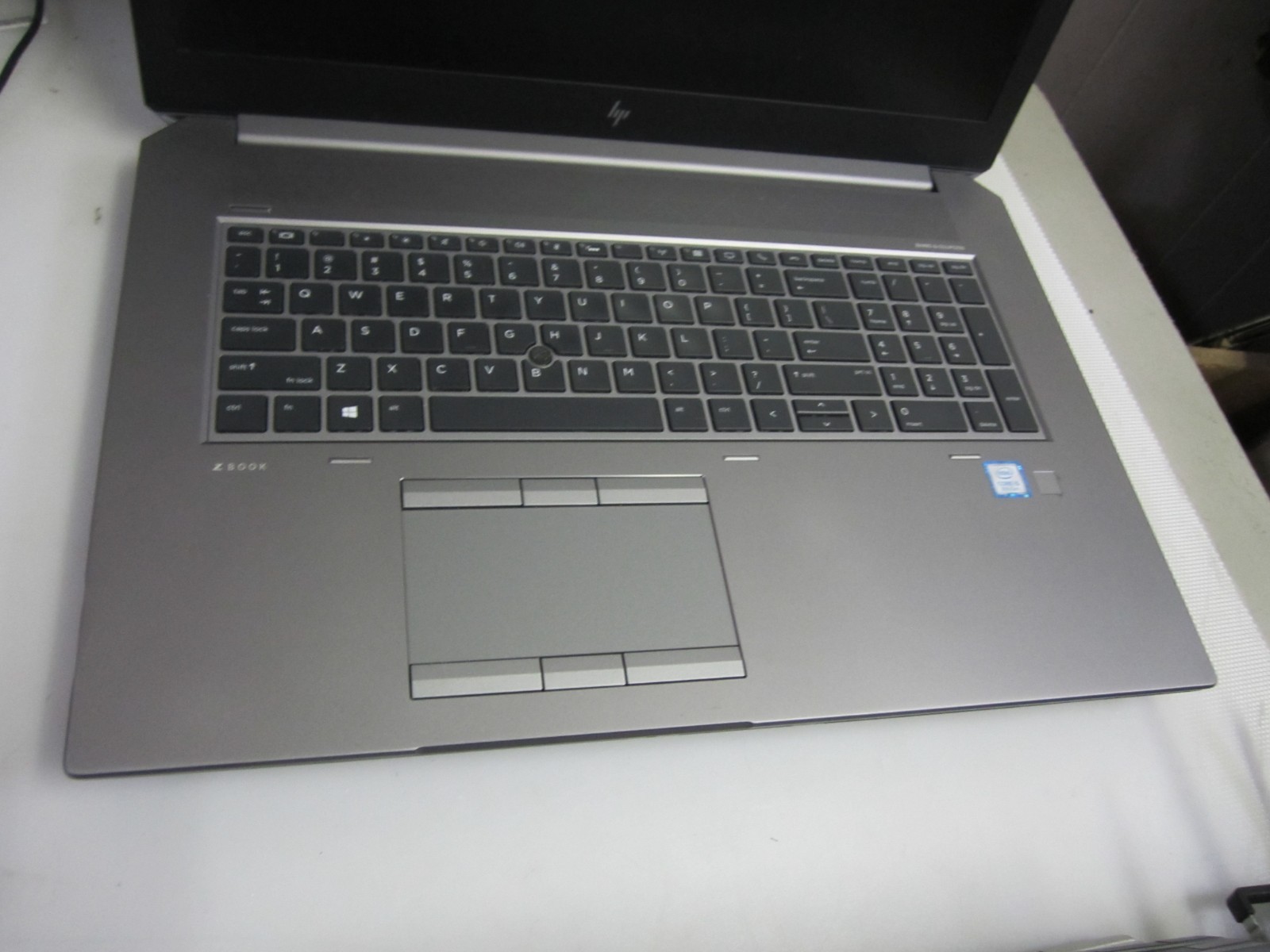 HP ZBook 17 G5 i5-8300H 2.3GHz 16GB/1TB NO OS Laptop + AC READ