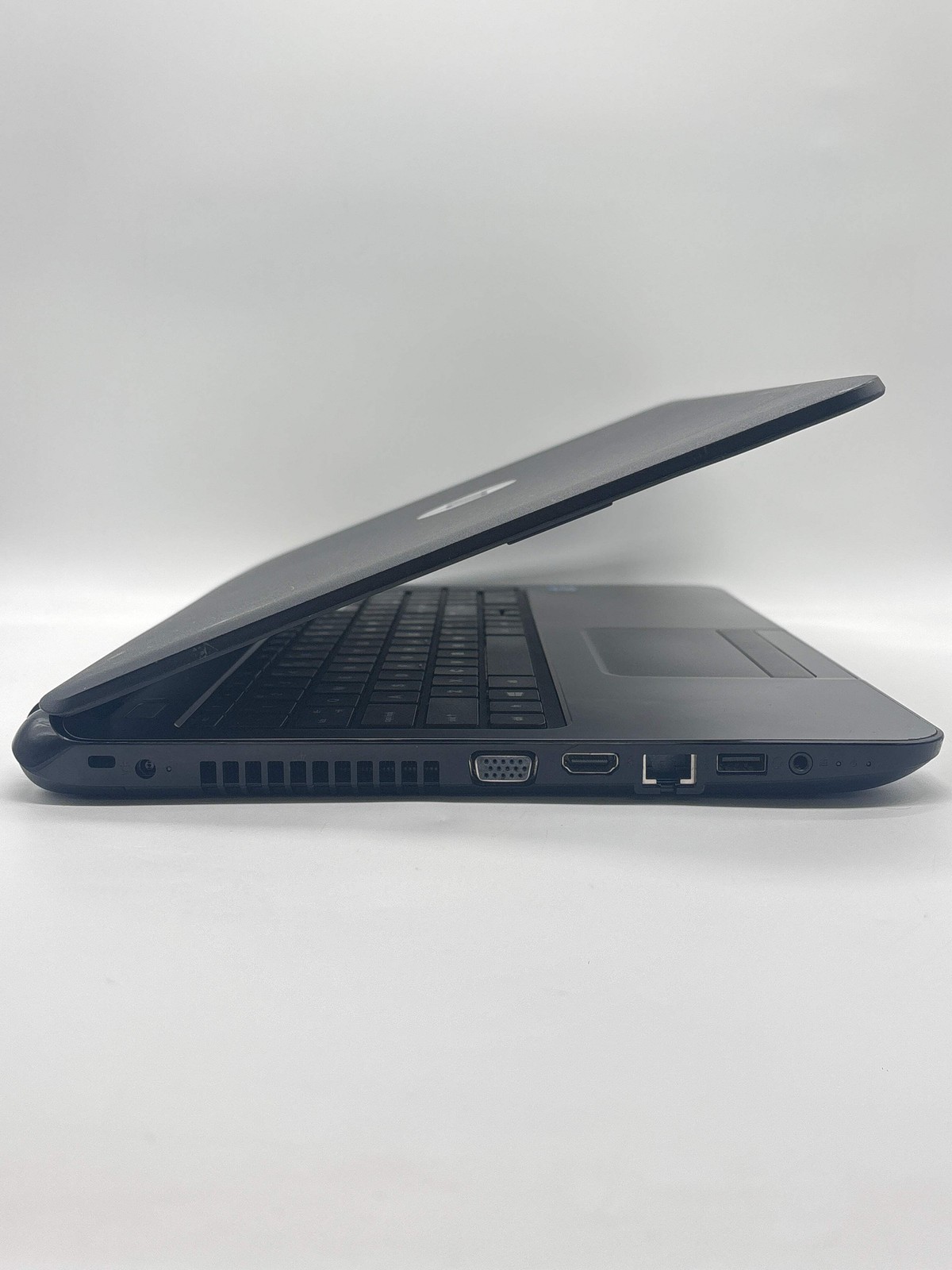 HP 250 G3 15.6″ i3-3217U 4GB RAM 500GB HDD – For Parts