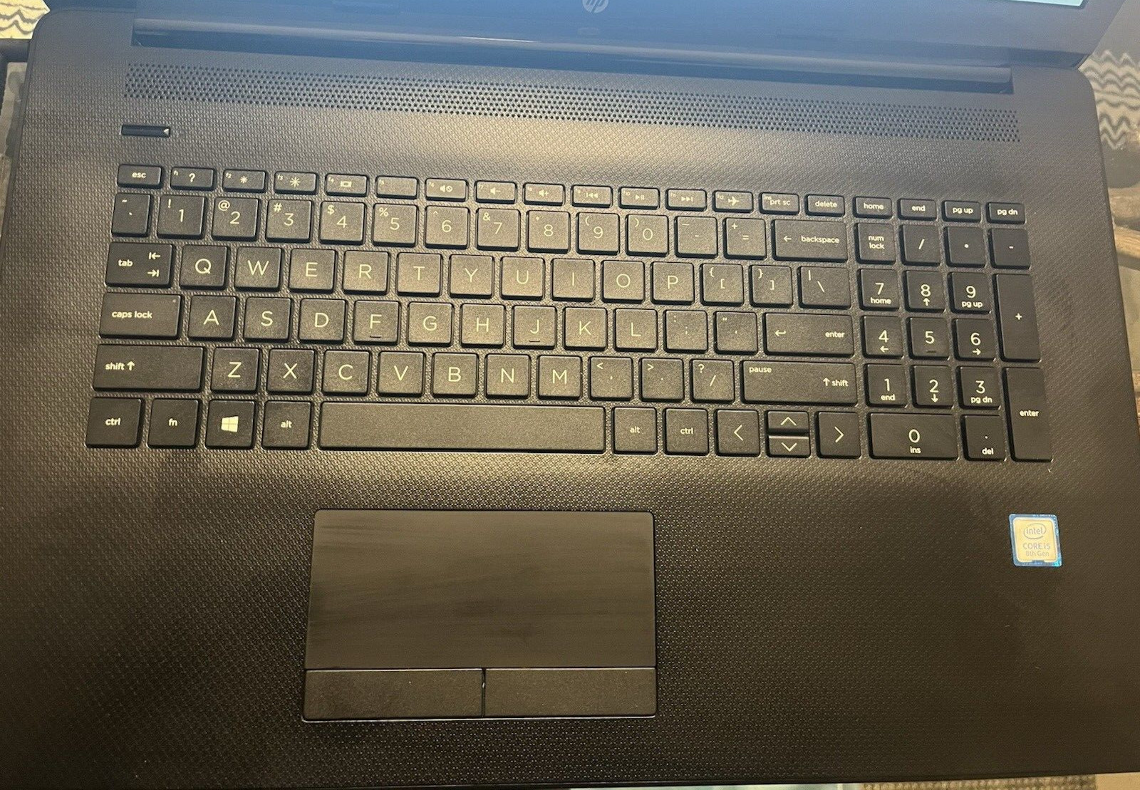 HP Laptop 17-BY1053DX 17.3″HD i5-8265U@1.6GHz 8GB MEM 1 TB NVMe SSD Win 11Home