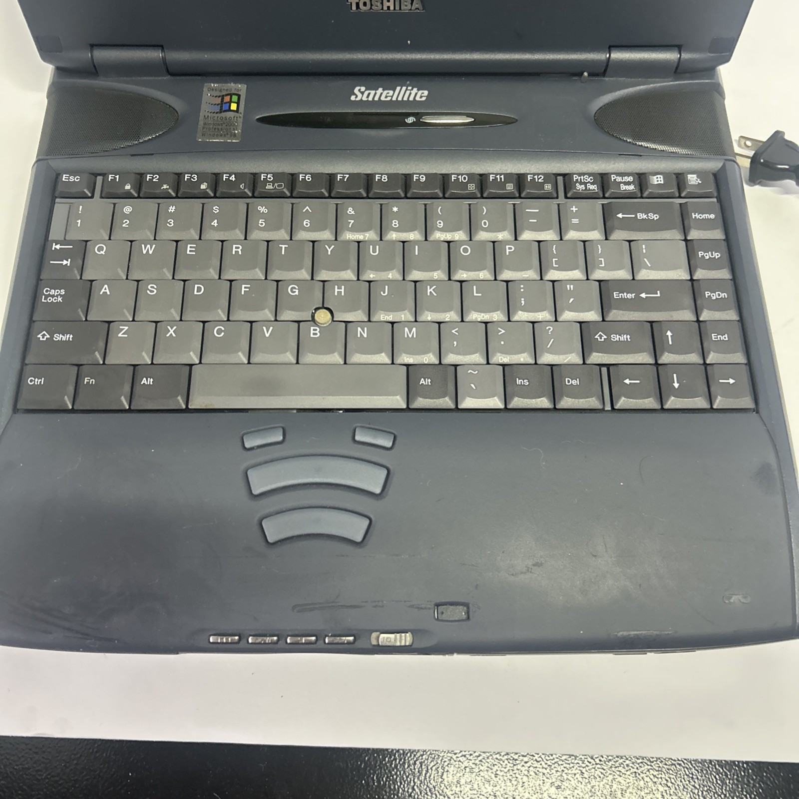 Vintage 1998 Toshiba Satellite P5275U-4K9J0 Laptop TESTED Needs WIN 98