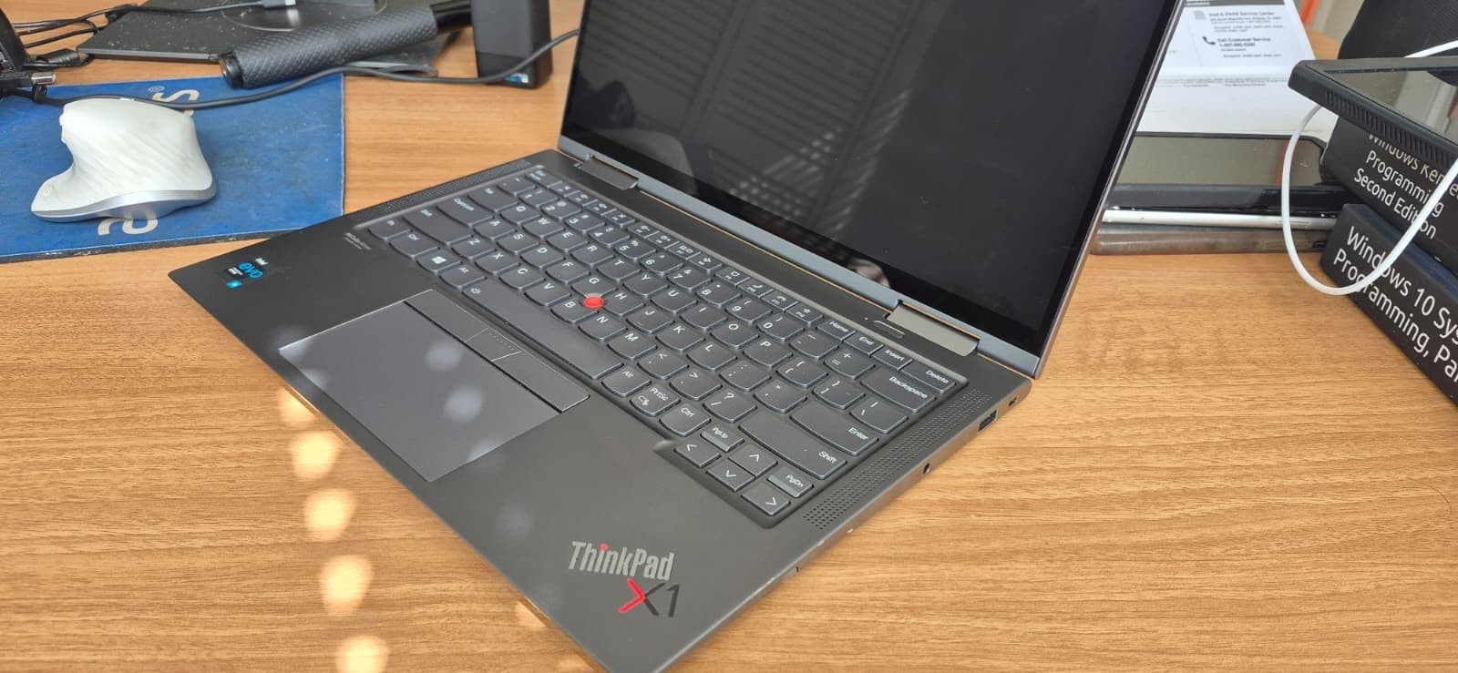 Lenovo ThinkPad X1 Yoga 6th Gen 2-in-1 14″ WUXGA Touch I5-1145G7 256GB 8GB