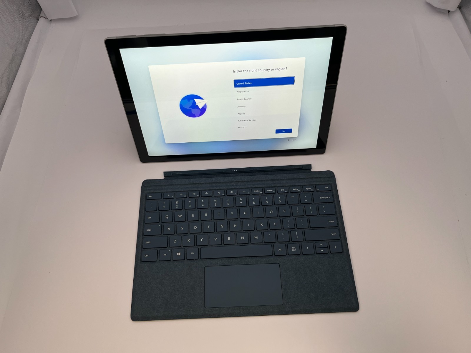 MICROSOFT SURFACE PRO 7 TABLET WITH KEYBOARD i3-1005G1@1.2 GHZ 4GB RAM 128GB NVM
