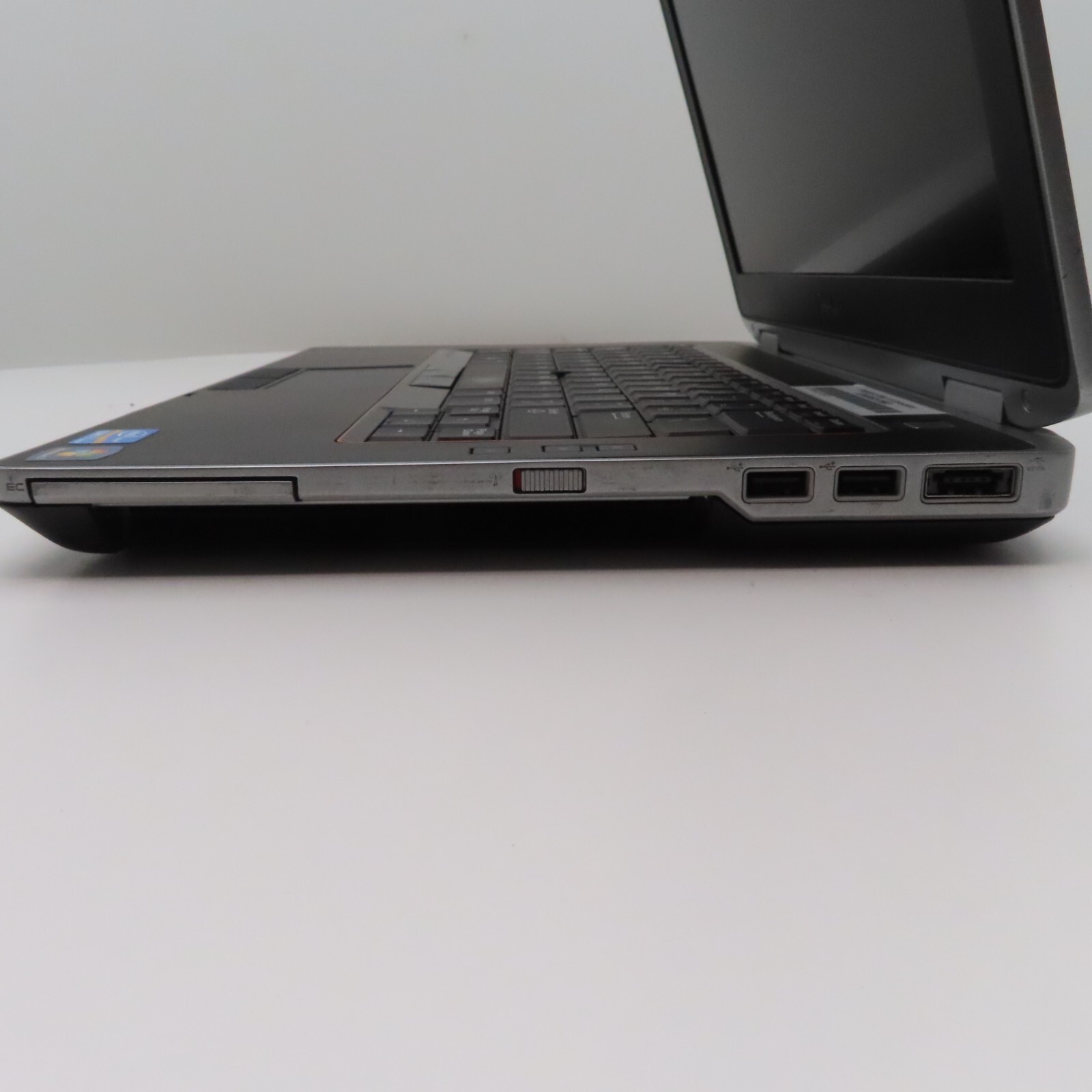 Dell Latitude Laptop Intel Core i7 2.40GHz 2 Cores 8GB DDR3 SDRAM
