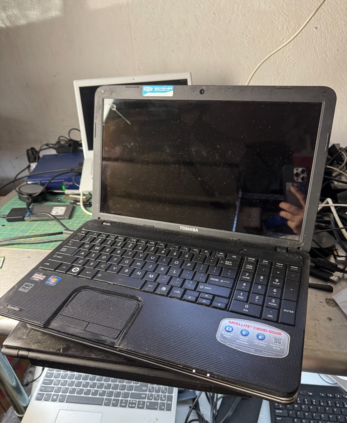 Toshiba Satellite C855D AMD E1 1200 Laptop for Parts/Repair *READ #4111
