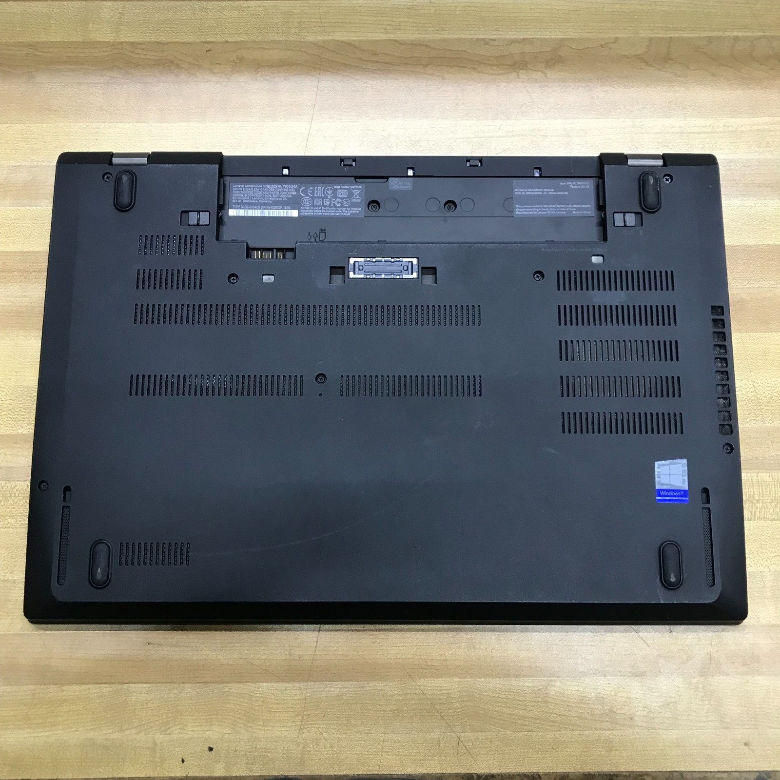 Lenovo ThinkPad T570 15.6″ i7-6600 2.60GHz 16GB RAM No SSD/Battery Boots to BIOS