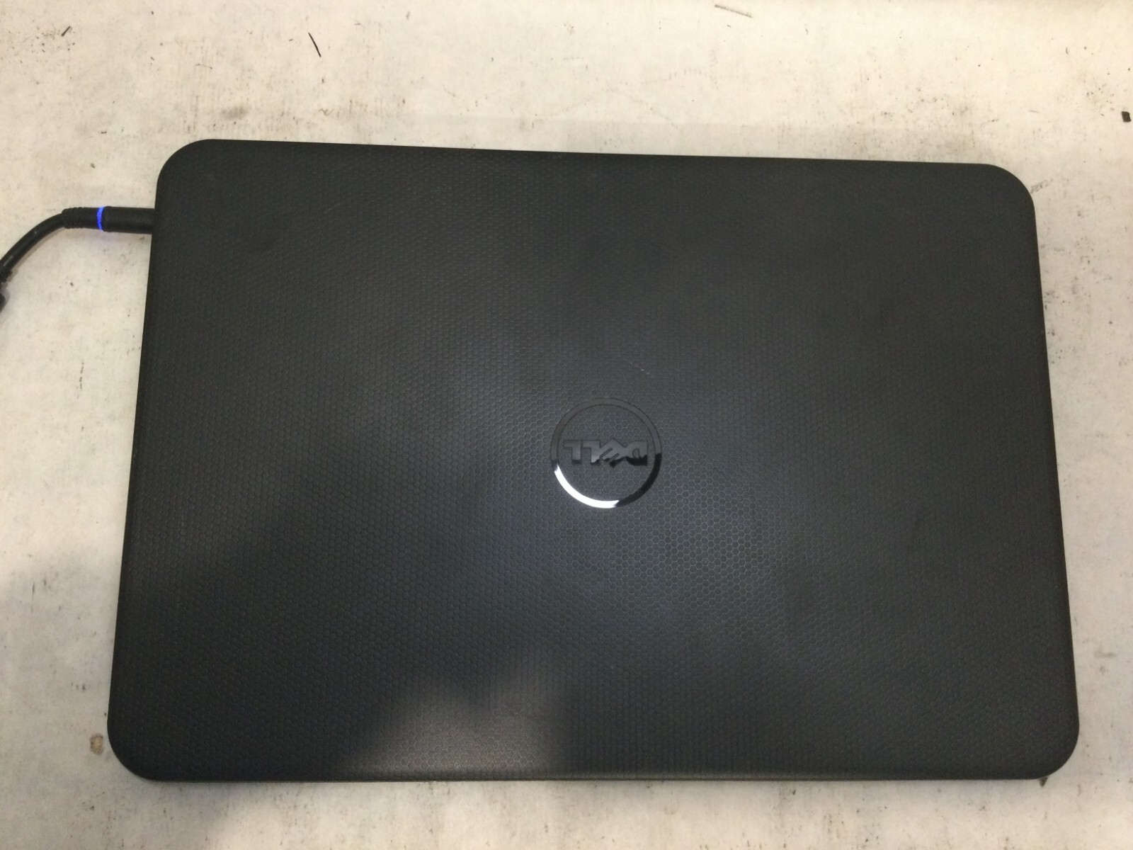 Dell Inspiron 15-3531 15.6” / Intel UNKNOWN SPECS / (CRACKED/MISSING PARTS!) -MR