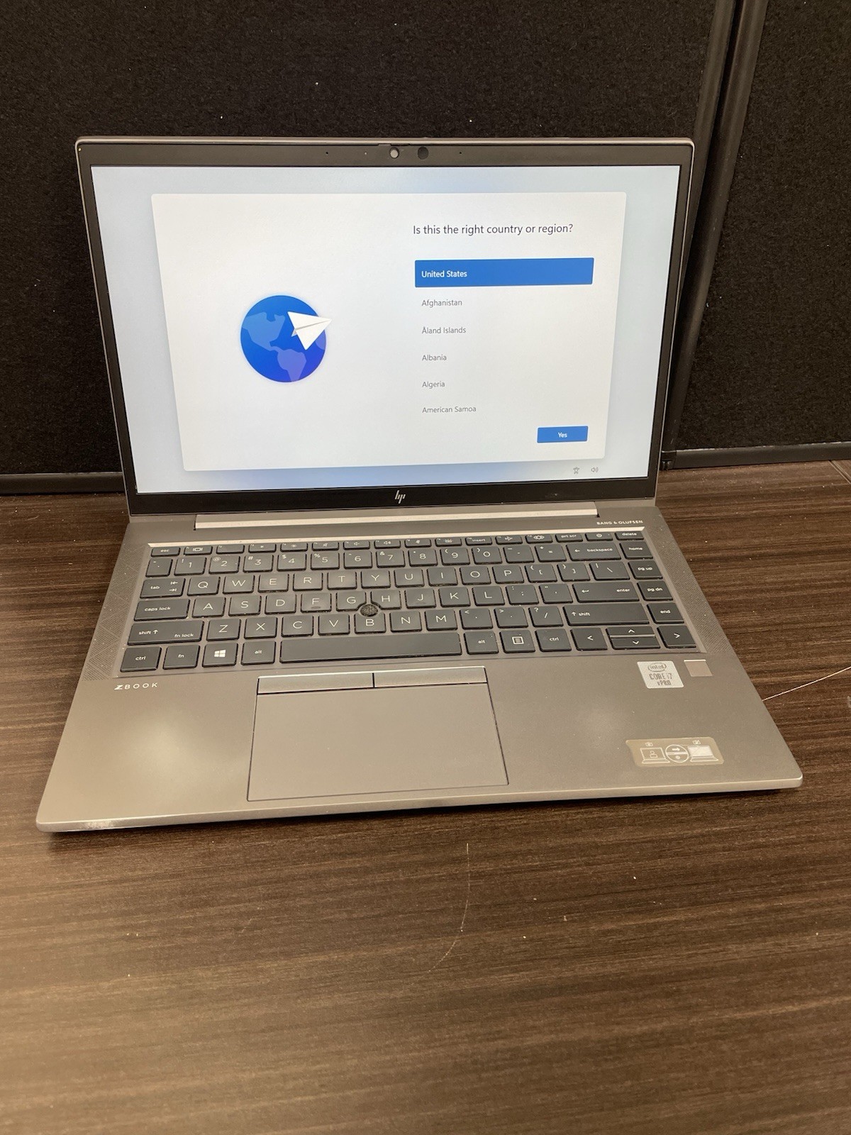 HP ZBook Firefly 14″ G7 i7-10610U 16GB RAM 128GB SSD