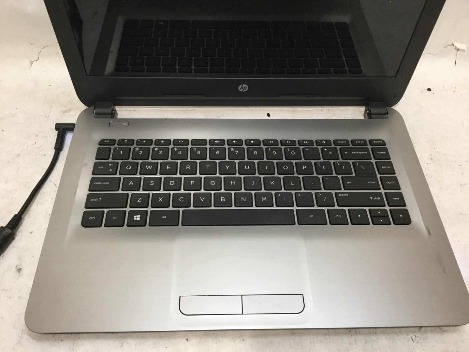 HP 14-an013nr / UNKNOWN SPECIFICATIONS / (RECEIVES POWER/MISSING PARTS!) -MR