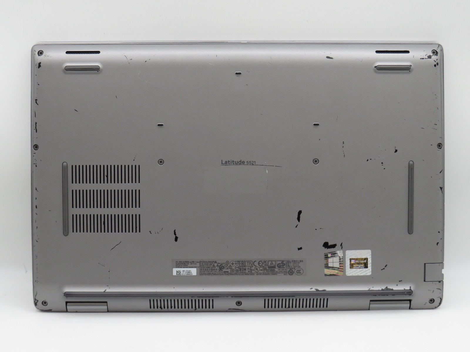 Dell Latitude 5521 | i7-11850H @ 2.5GHz | 16GB / 256GB | MX450 | 15.6″ | Win 11