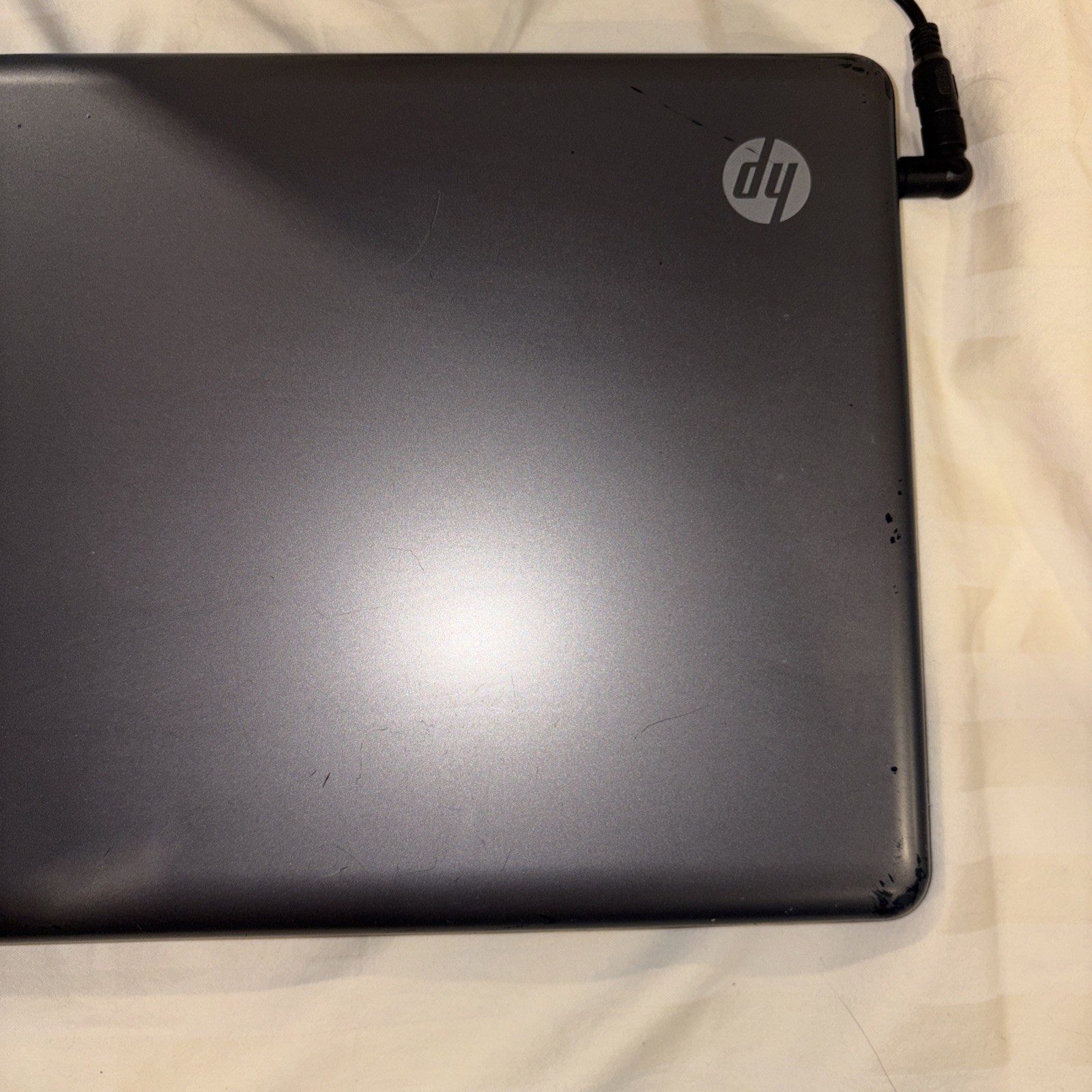 HP 2000-412NR Laptop 15.6″ AMD E-300/3GB RAM/320GB HDD/Radeon HD/Win 10 Home