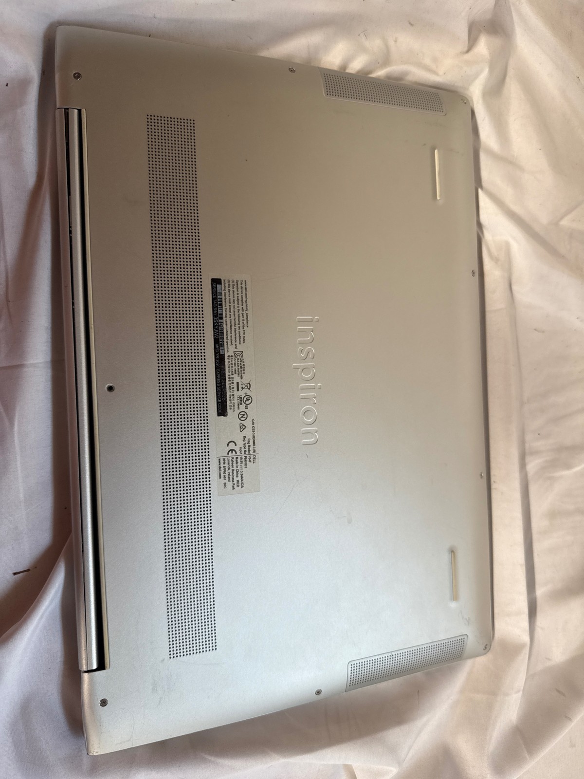Dell Inspiron 7591 2n1 Intel Core i7-10510U 12 GB 512 GB SSD 15.6″