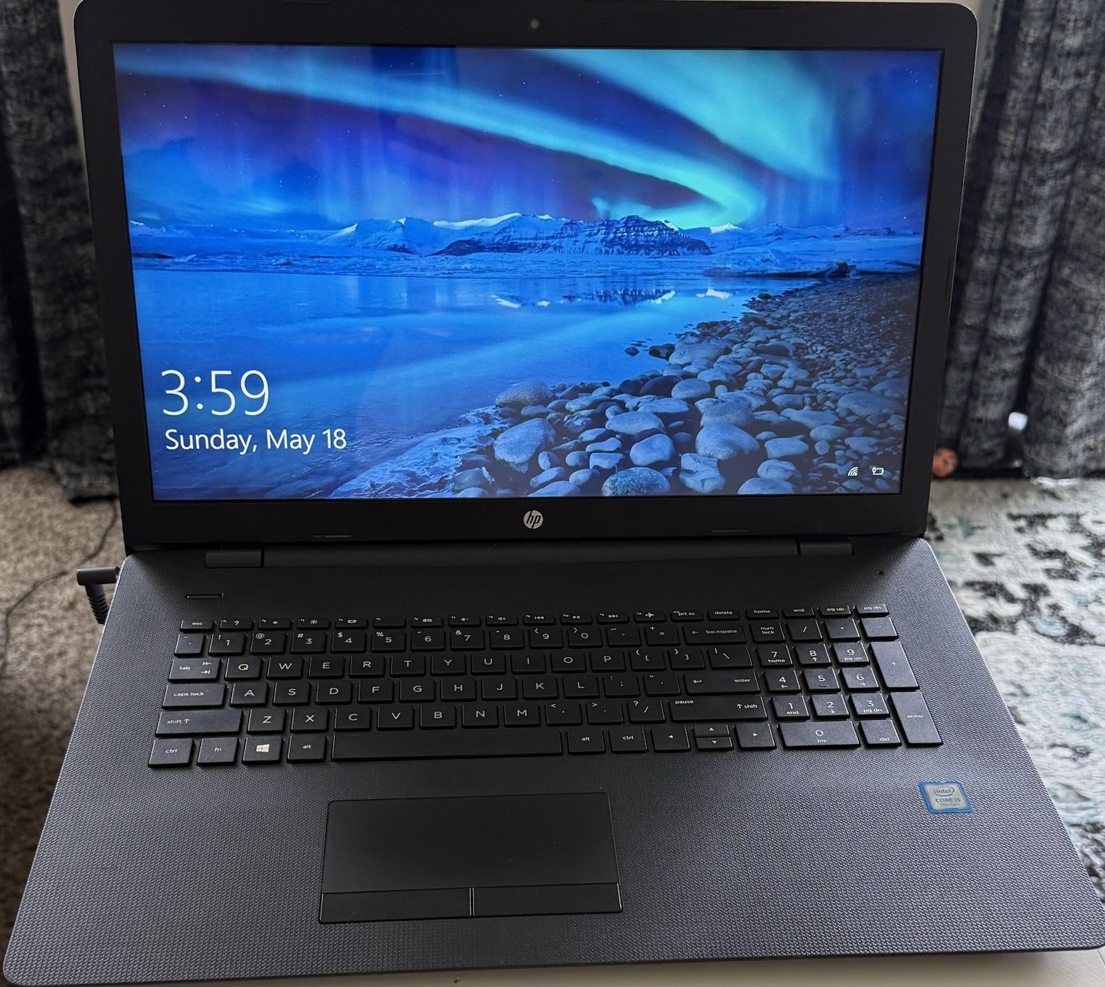 17.3″ HP PAVILION 17-BS049DX INTEL CORE i5-7200U 2.50GHZ No DDR, HHD, Adapter