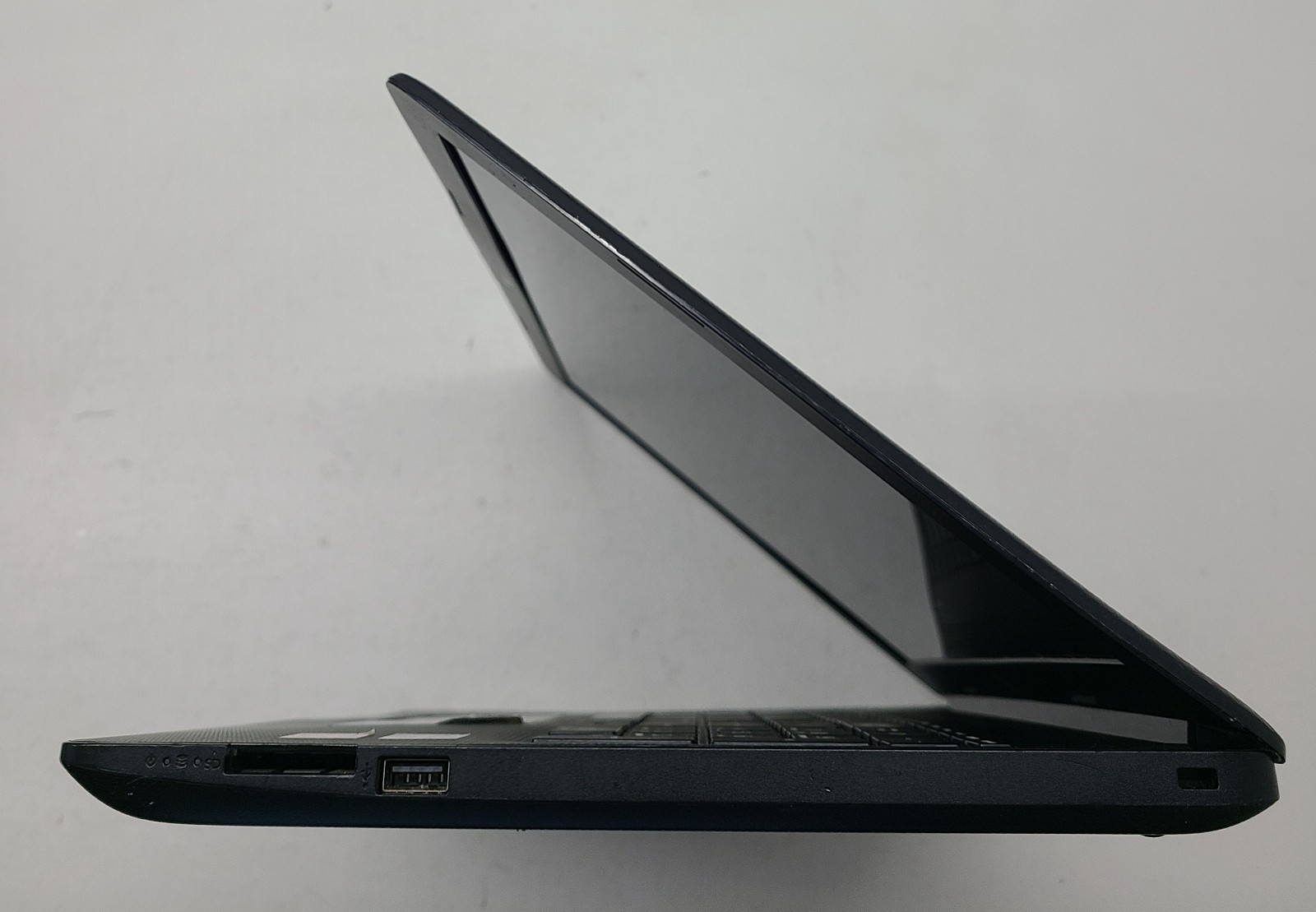 HP 15-DB1032NR 15.6″ Laptop AMD RYZEN 3 3200U NO RAM/HD/OS/POWER (FL)