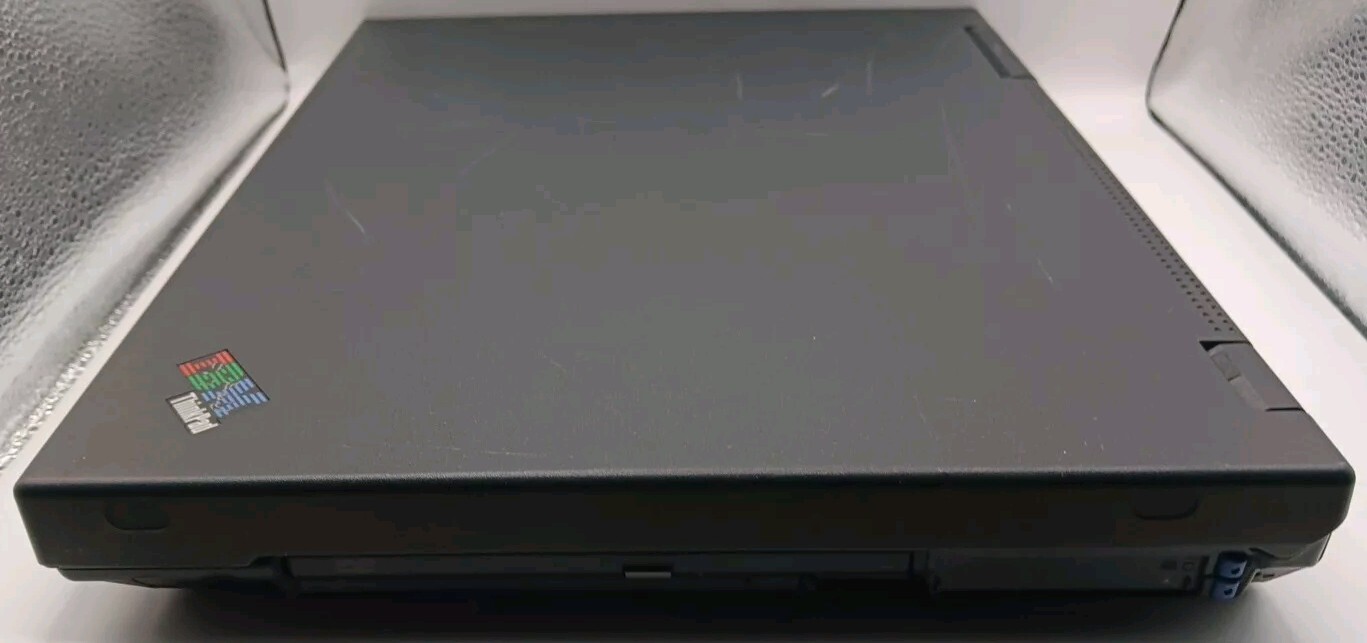 15″ IBM ThinkPad A22m Laptop Intel Pentium III 850MHz/128MB RAM/No HDD/Cord