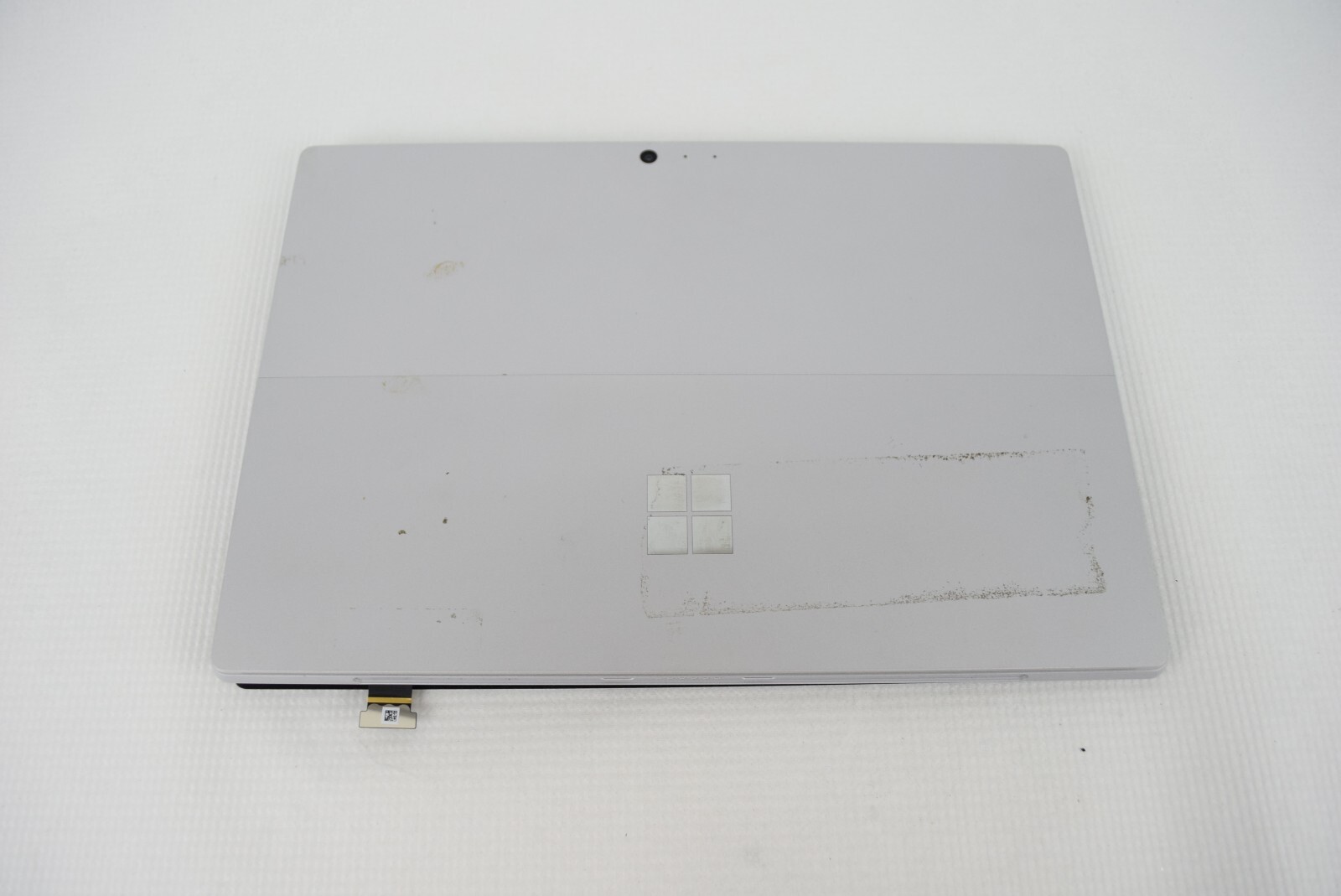 Microsoft 1796 Intel i7-5th 8 GB Ram OS Not Installed 256 GB HDD Cracked