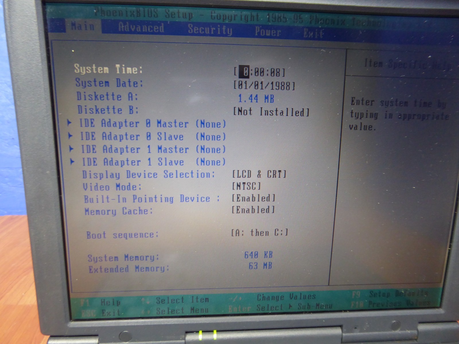 GATEWAY 2000 SOLO 2200 LAPTOP 12″ VINTAGE w/ P/A SOLD AS-IS TO POWER ON