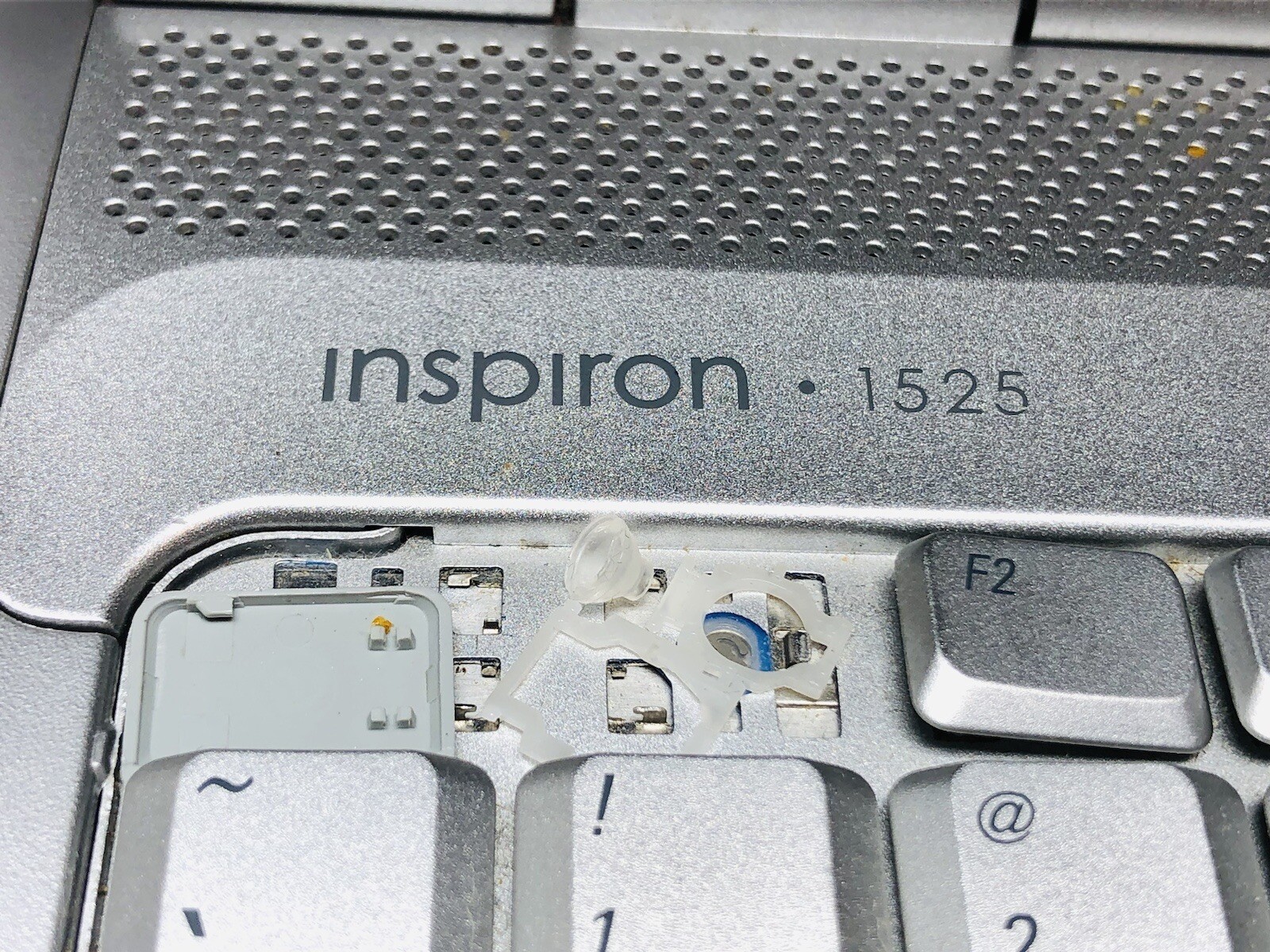 Dell Inspiron 1525 15.4″ Laptop , FOR PARTS ! Memory Sticks Hard drive