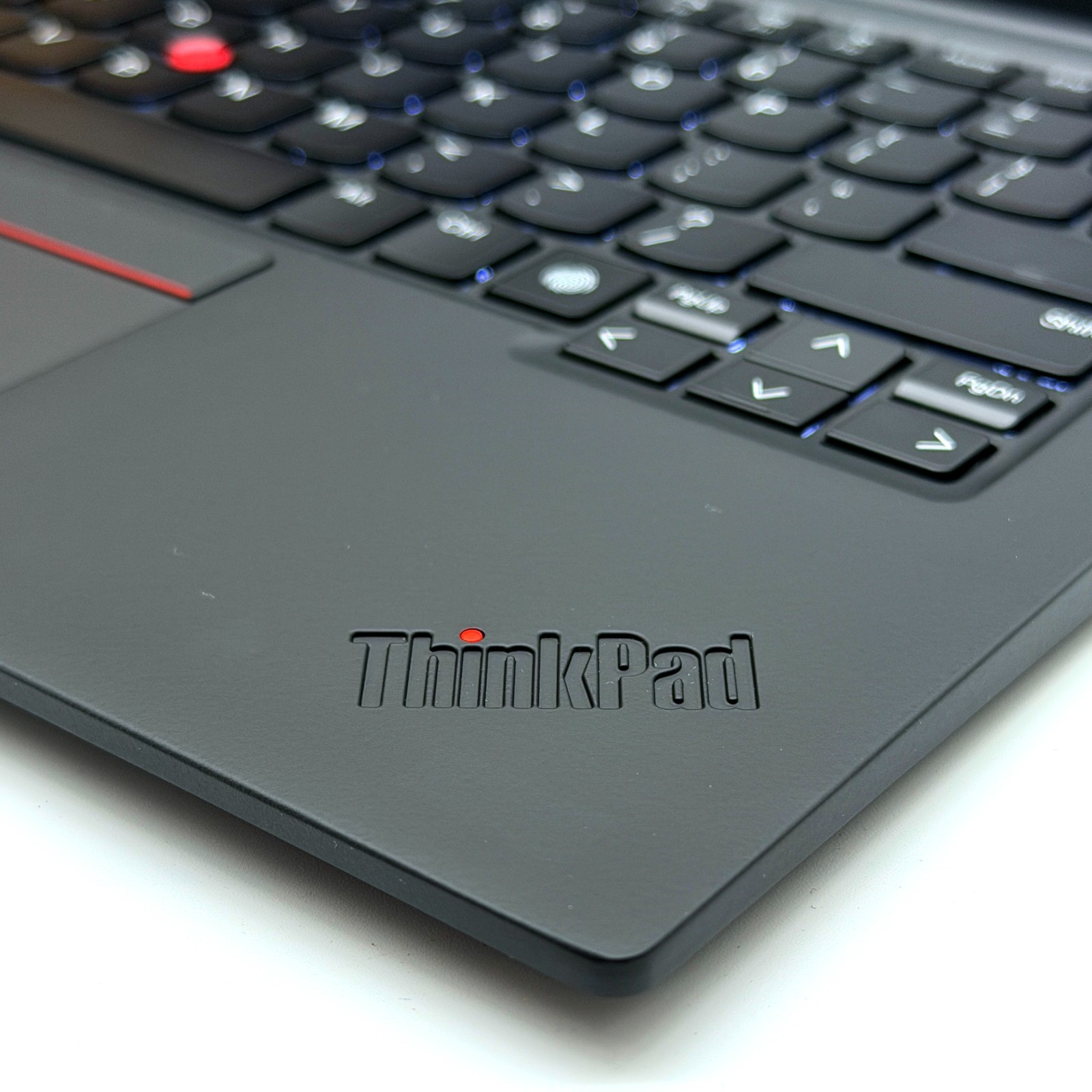 OPEN BOX Lenovo ThinkPad X1 Carbon 14 4.8 GHz Ultra 7 155U 32GB 1TB SSD – Touch
