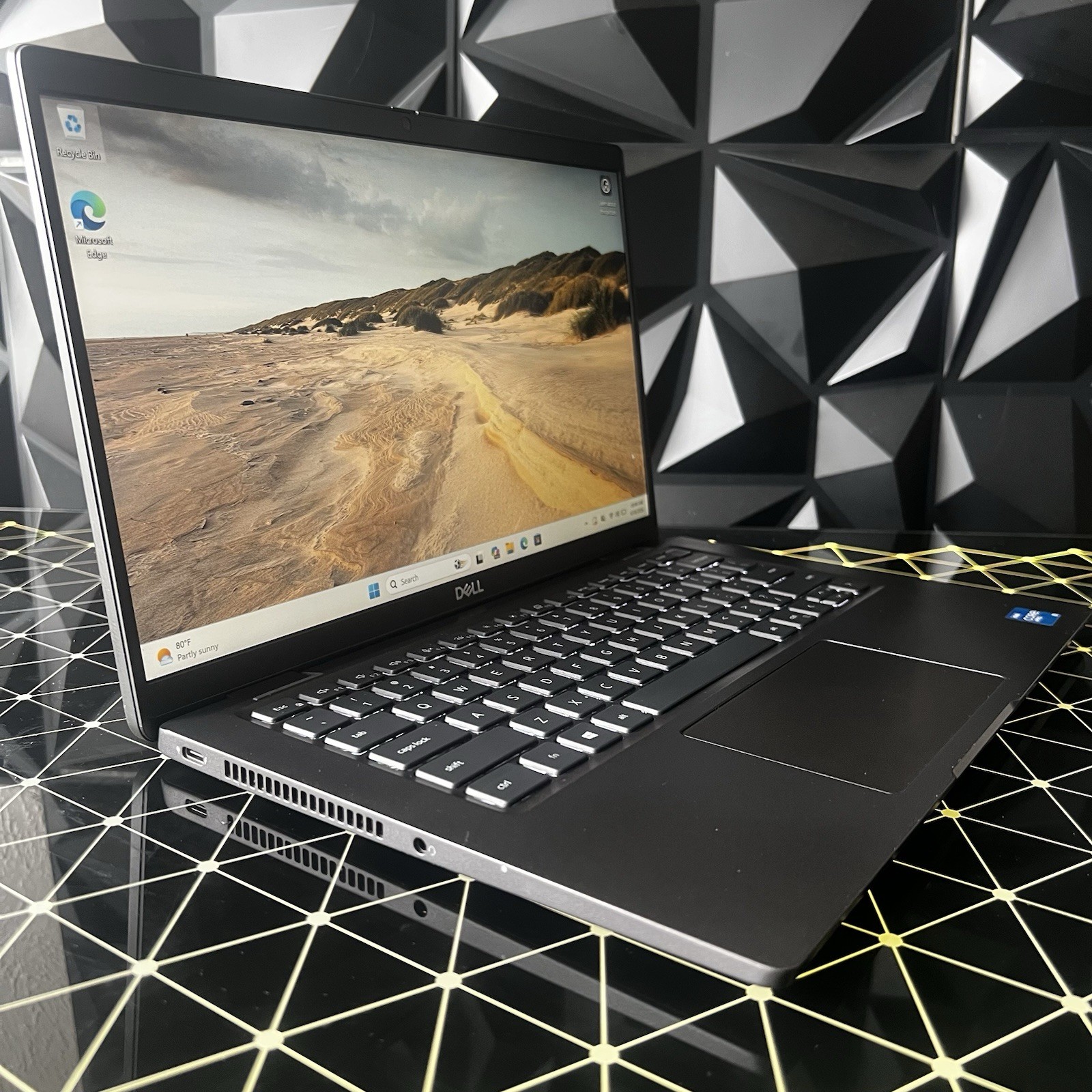 Dell Latitude 7420 14″ (256GB SSD, Intel Core i5 11th Gen., 2.40 GHz, 8GB)…