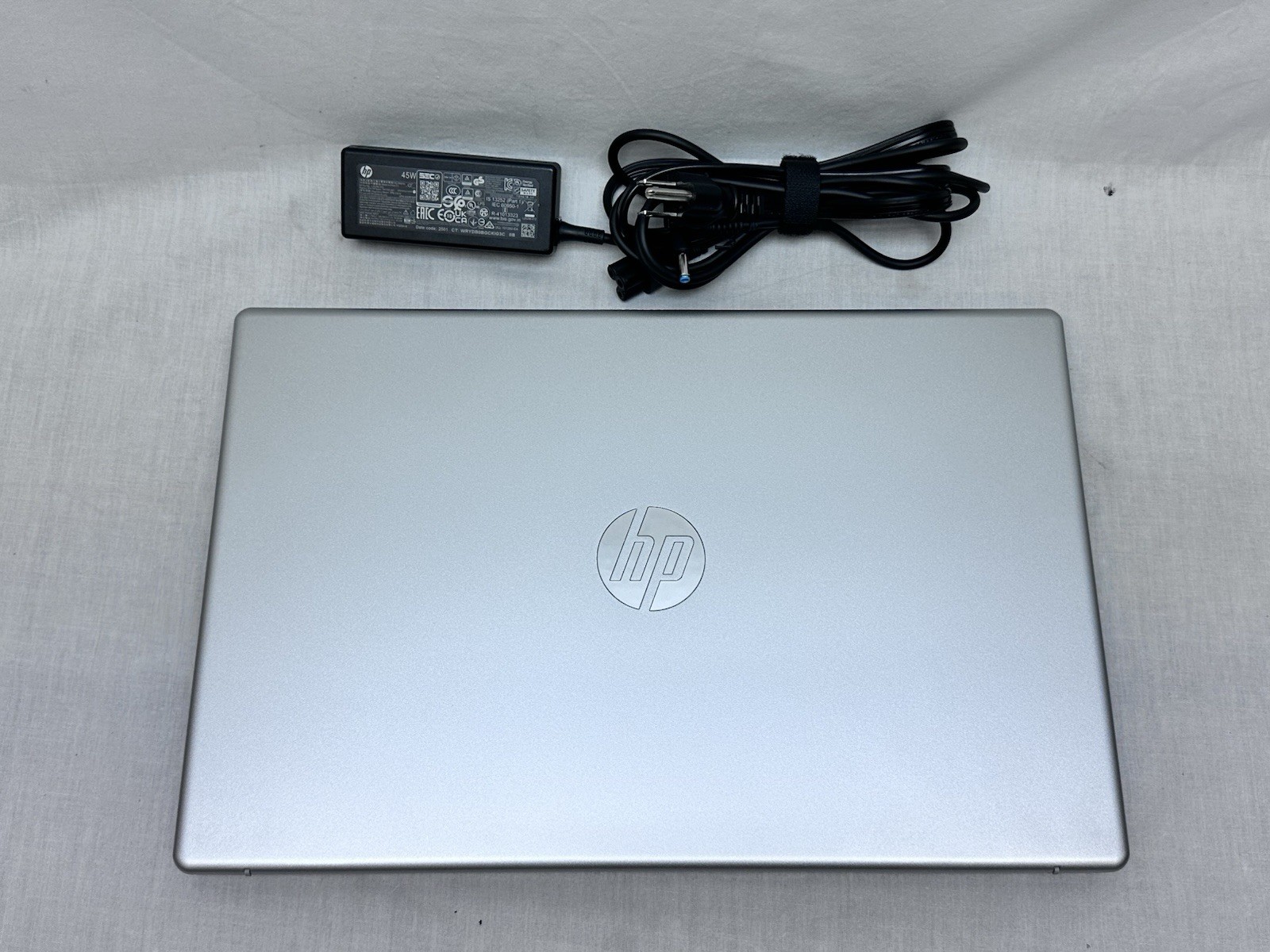 HP Laptop 15-fc0xxx 15.6” Ryzen 5 7520U 16GB Win 11 Home Silver Touchscreen