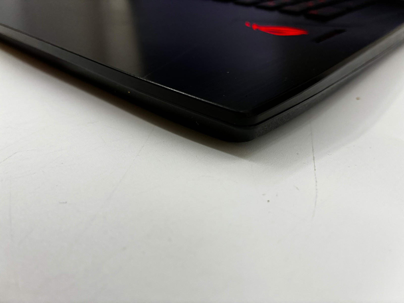 ASUS ROG Strix GL702V 17.3″ i7-6700HQ 12GB GTX 1060 SSD HDD Gaming Laptop Used