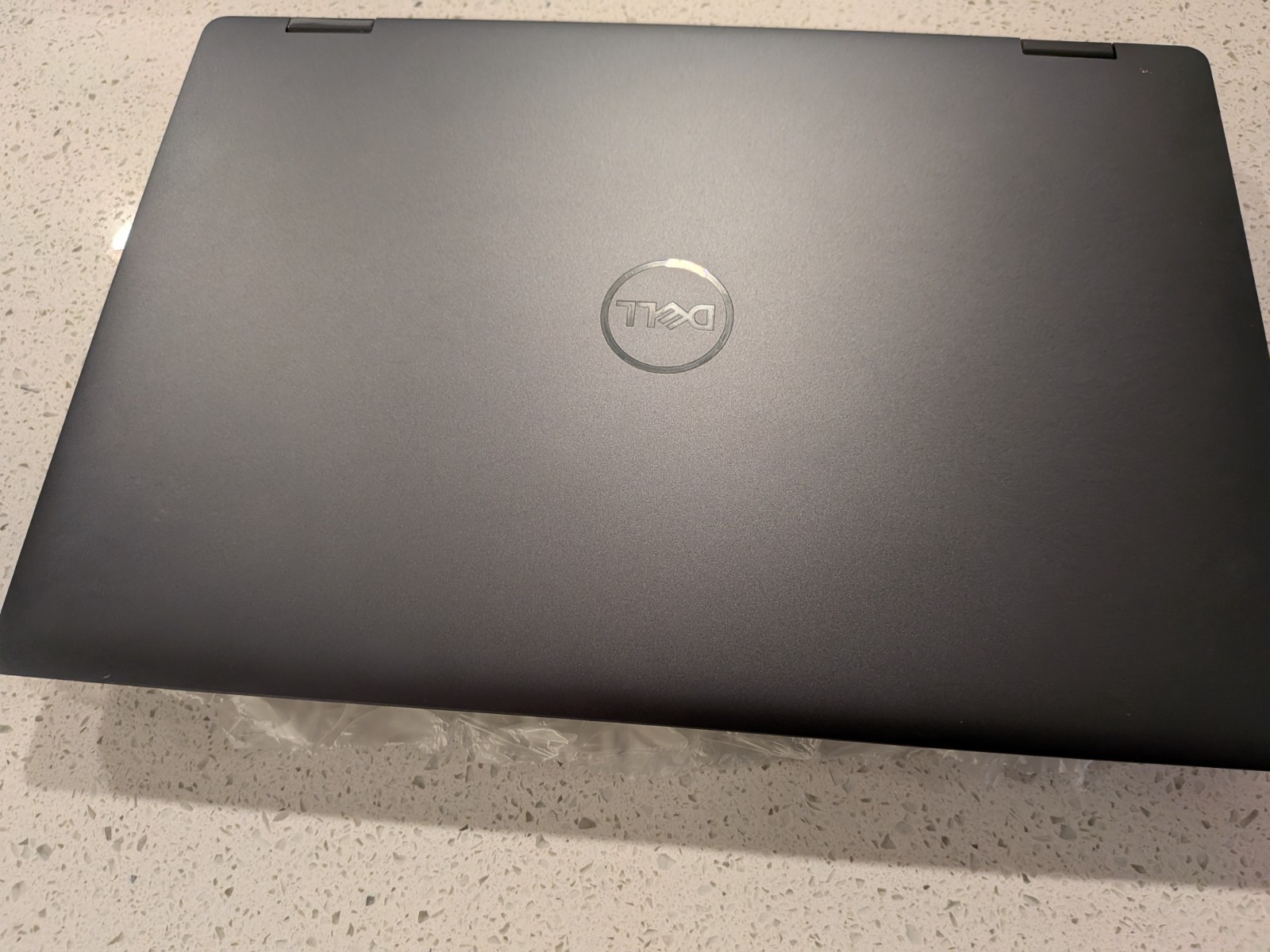 Dell Latitude 9440 14″ Touch 1.8 GHz i7-1365U 32GB 480GB SSD Excellent 2-in-1
