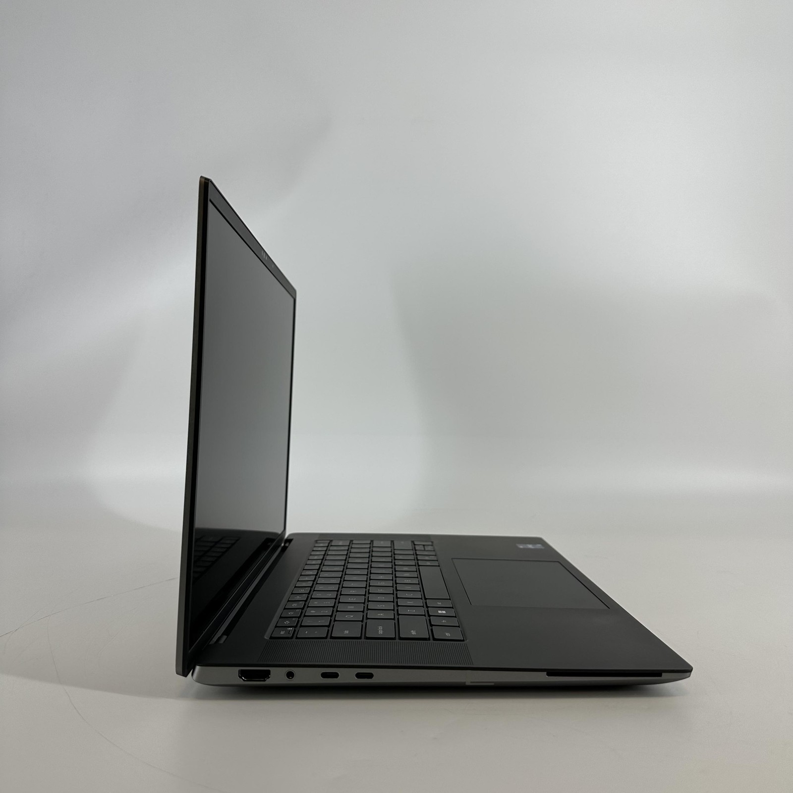 Dell Precision 5680 16 FHD+ 2.5 GHz i7-13800H 32GB 1TB SSD NVIDIA RTX 3500 Ada