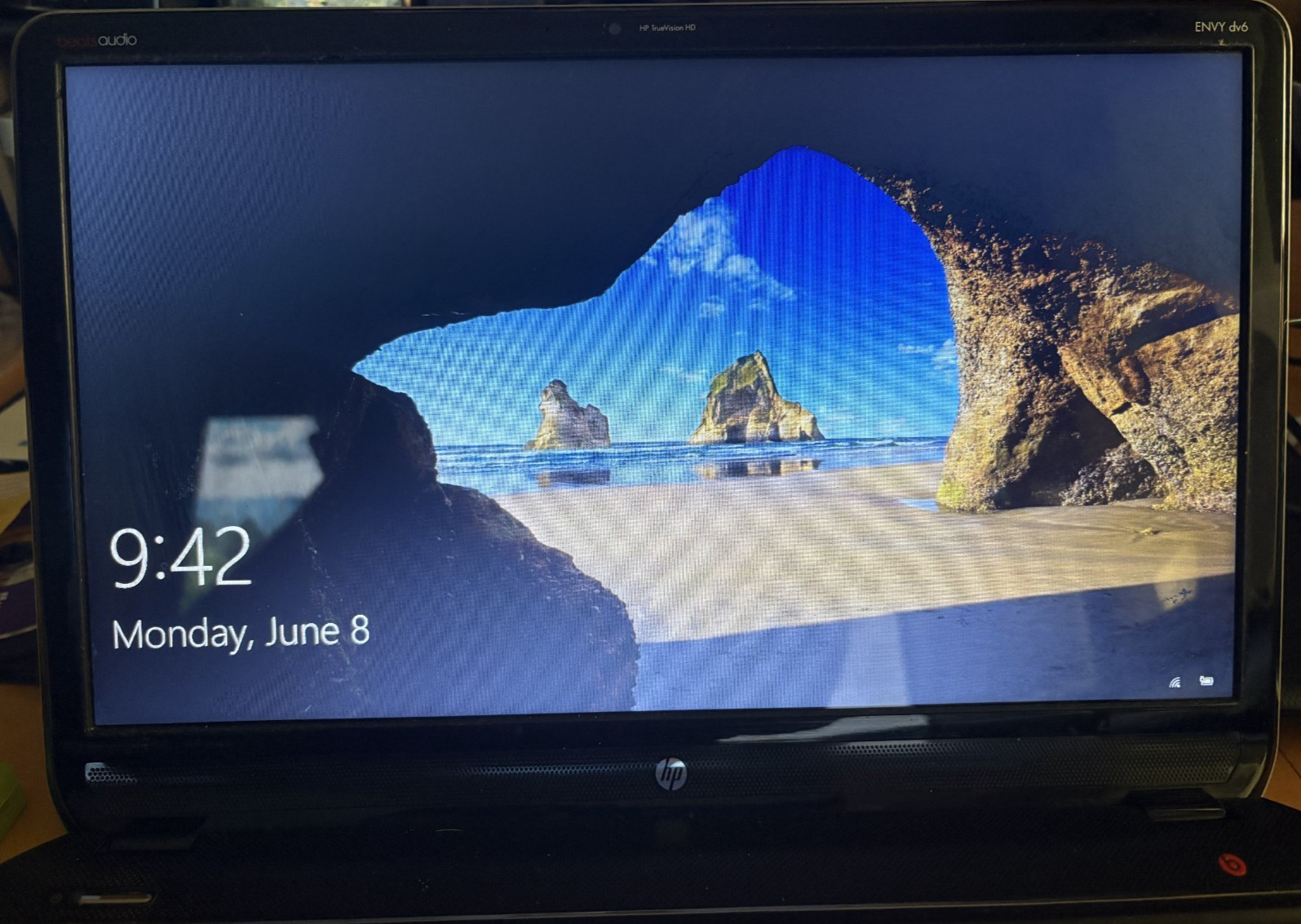 HP Envy DV6 AMD A8-4500M APU-Radeon Graphics, 16 GB RAM, 2 TB HD Windows 10 Pr0