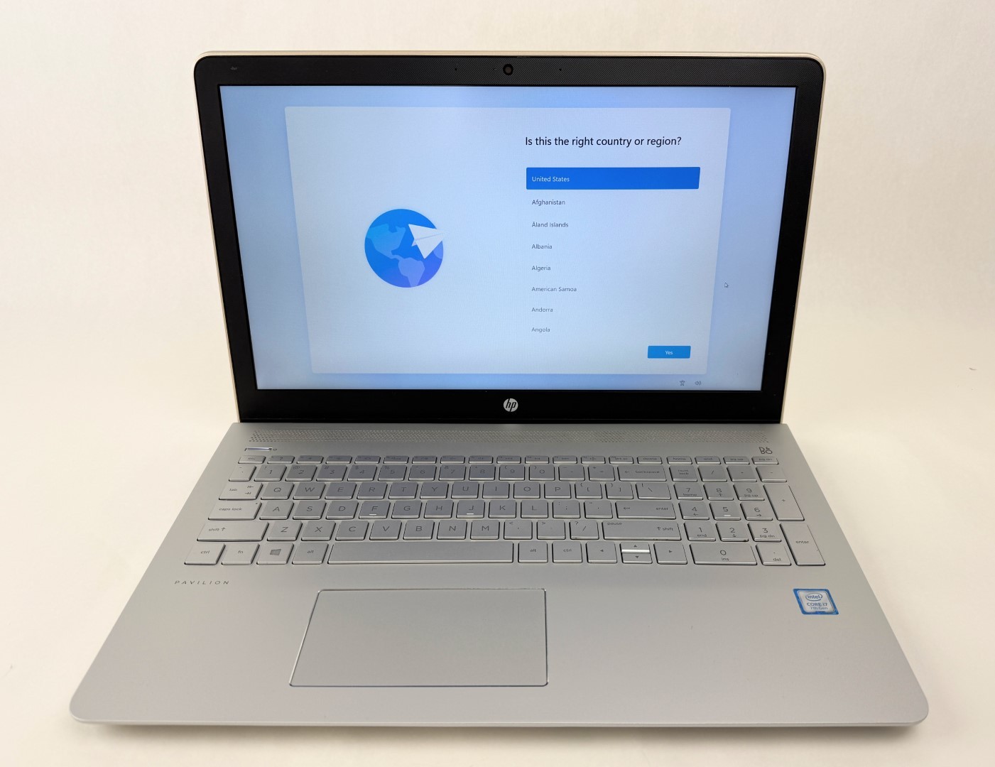 HP Pavilion 15-cc067cl 15.6″ FHD i7-7500U 8GB 1TB HDD W11H
