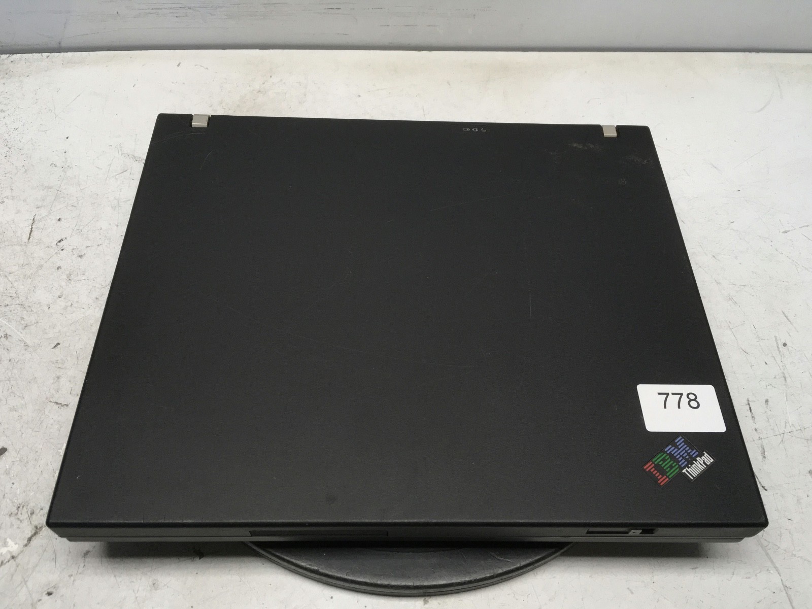 IBM ThinkPad R60 Intel T2500 2GHz 1 GB NO HDD/Battery