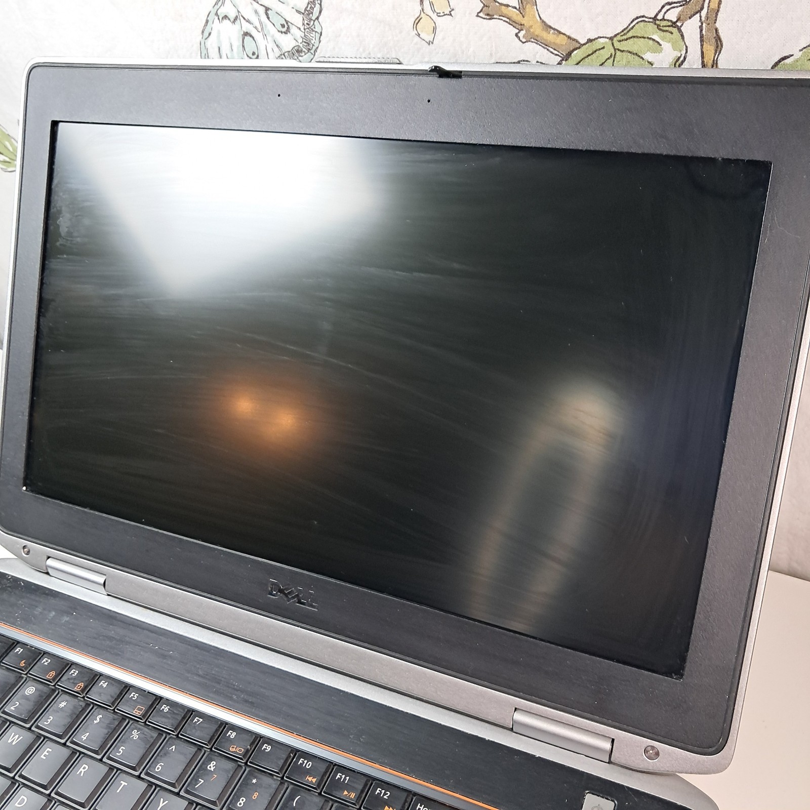 DELL LATITUDE E6420 – FOR PARTS/BAD LCD – INTEL I7 2ND GEN – 4GB RAM