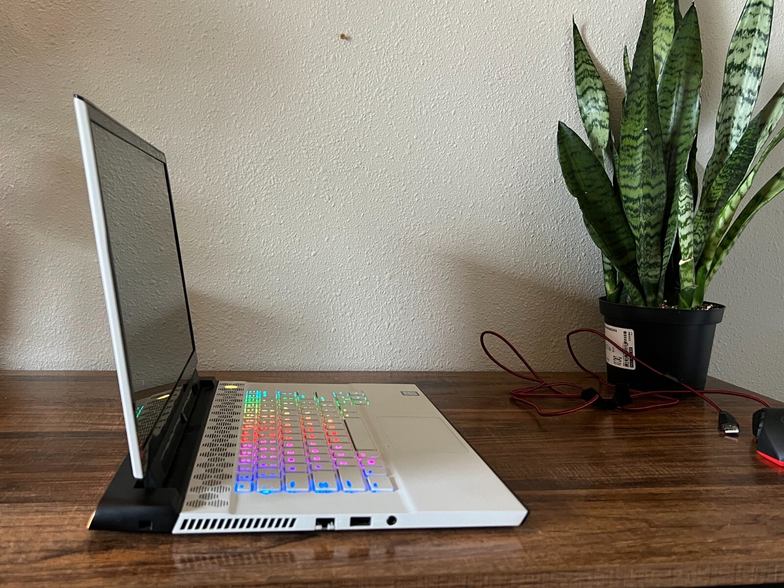 Dell Alienware M15 R2 – Intel I7 9th Gen, RTX 2060, 16GB Ram, 1TB SSD
