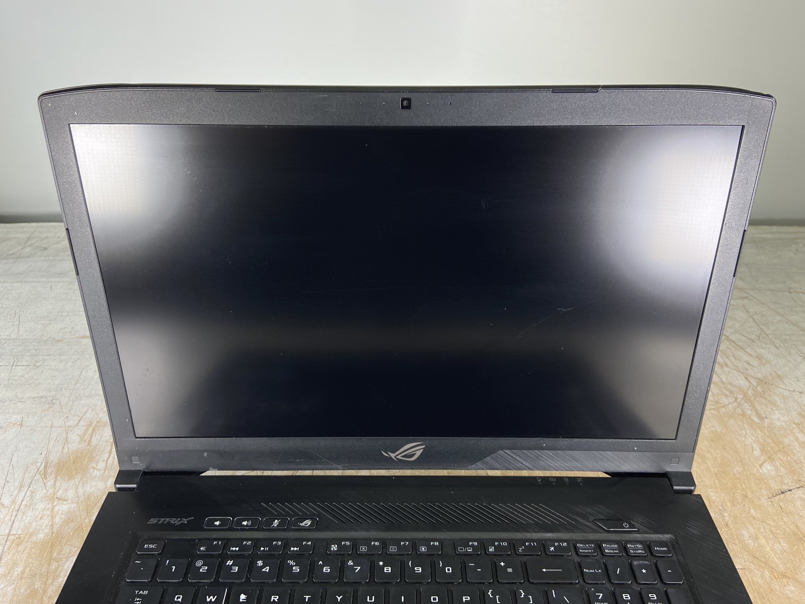 ASUS GL703V i7-7700HQ @ 2.80GHz, 12GB RAM, NO HDD/OS