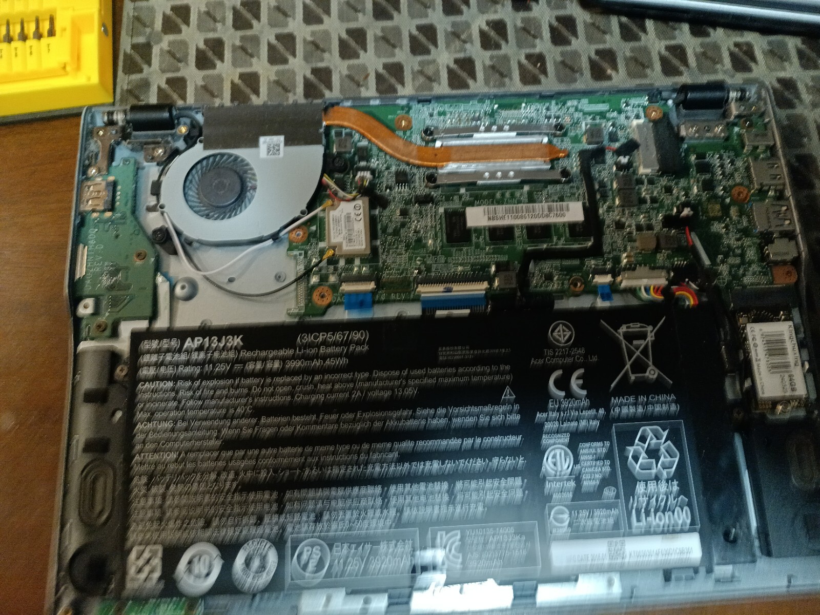 Acer C720-2800 ZHN Chromebook 64GB M.2 NGFF SSD Gray Celeron 2955U 4GB RAM