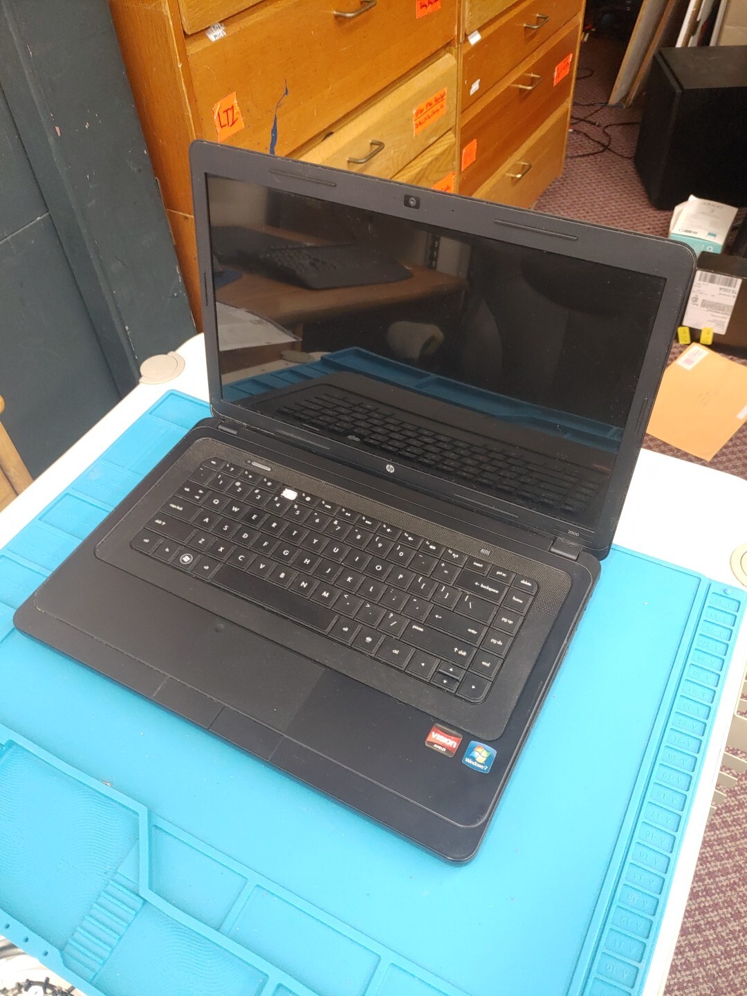 891 – HP 2000 – FOR PARTS / AS-IS