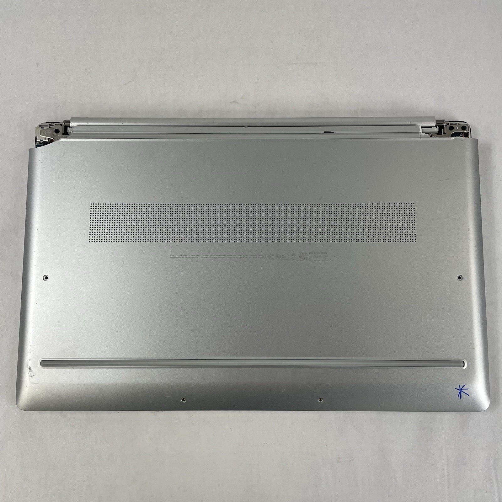 HP 17+-cn000 17.3″ i7-1165G7 2.80 GHz 8 GB RAM No SSD No OS – Bad Corners