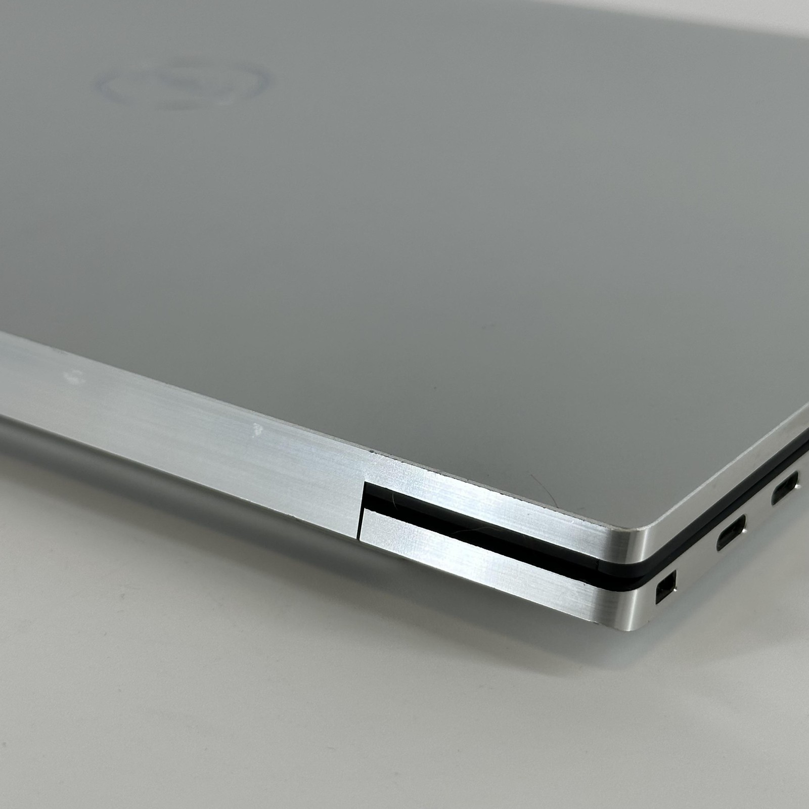 Dell XPS 17 9730 UHD+ TOUCH 2.6 GHz i9-13900H 64GB 4TB/4TB NVIDIA RTX 4080 Good