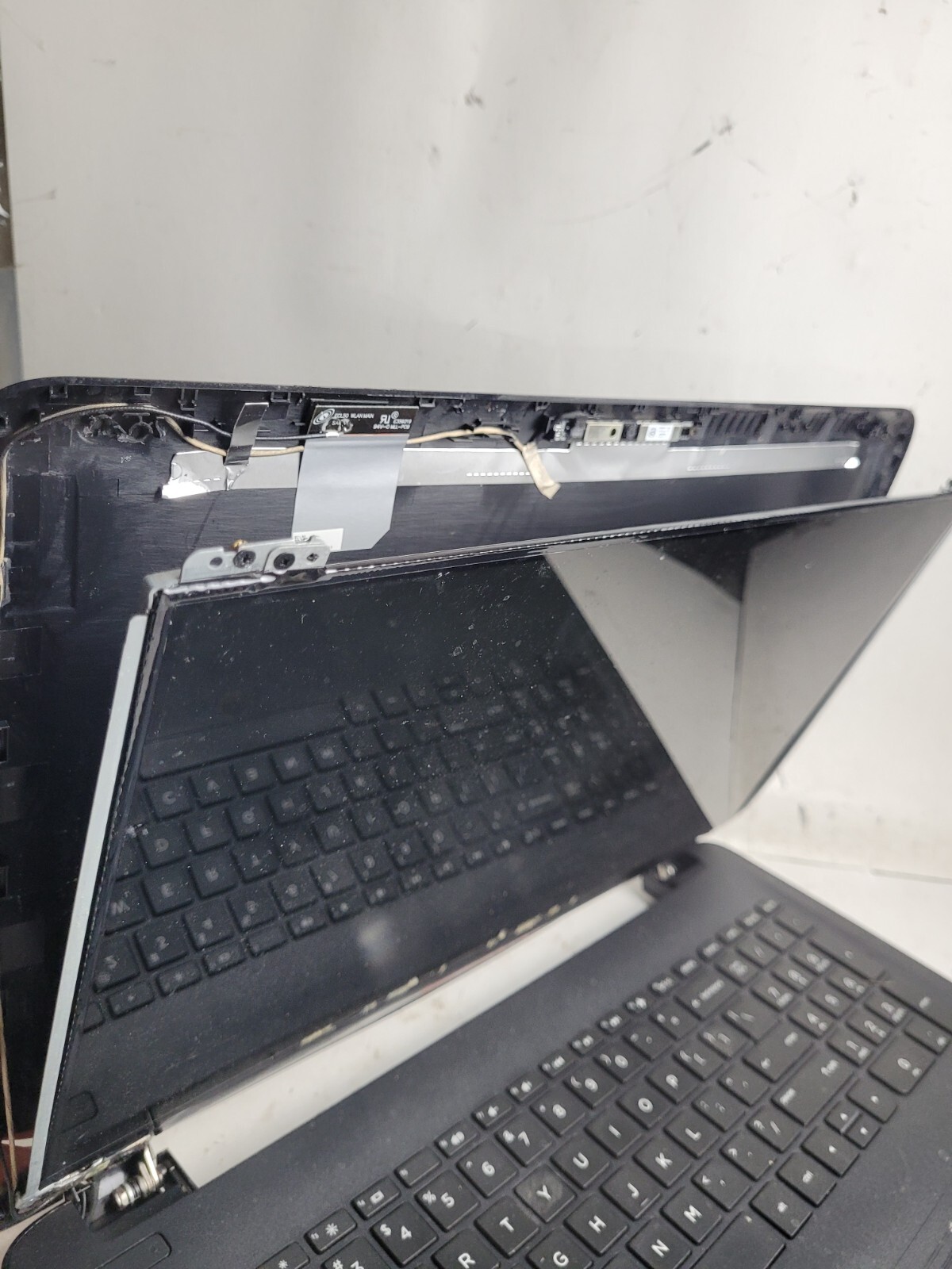 HP model 15-ba009dx w/AMD A6-7310, 4GB RAM, 500GB HDD, 15″ Laptop for Parts#2413