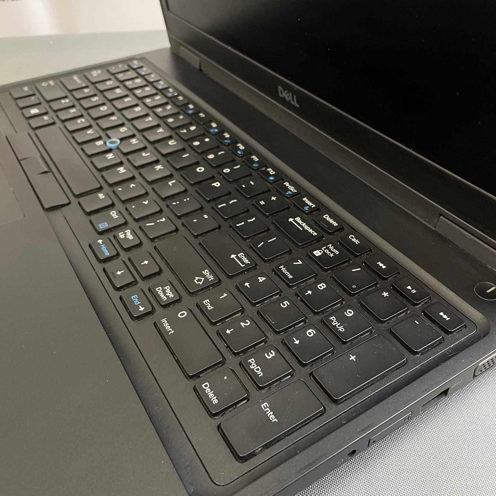 Dell Latitude 5590 15.6 in, Core i5-8350U 8 GB RAM No SSD | Grade B/C (READ)