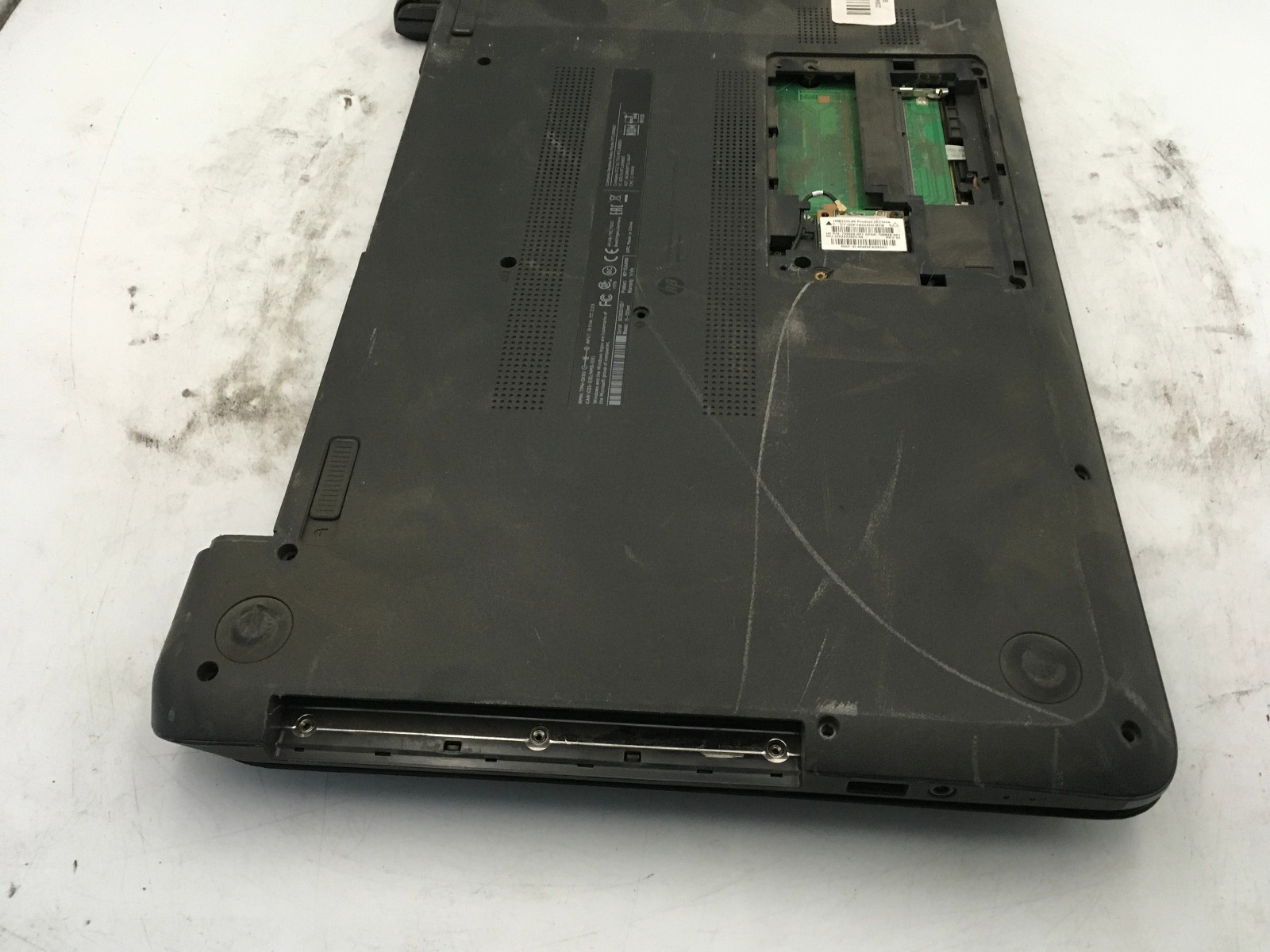 HP 15 F222WM – FOR PARTS/REPAIR – INTEL PENTIUM – NO RAM – NO OS – READ DESC -BB