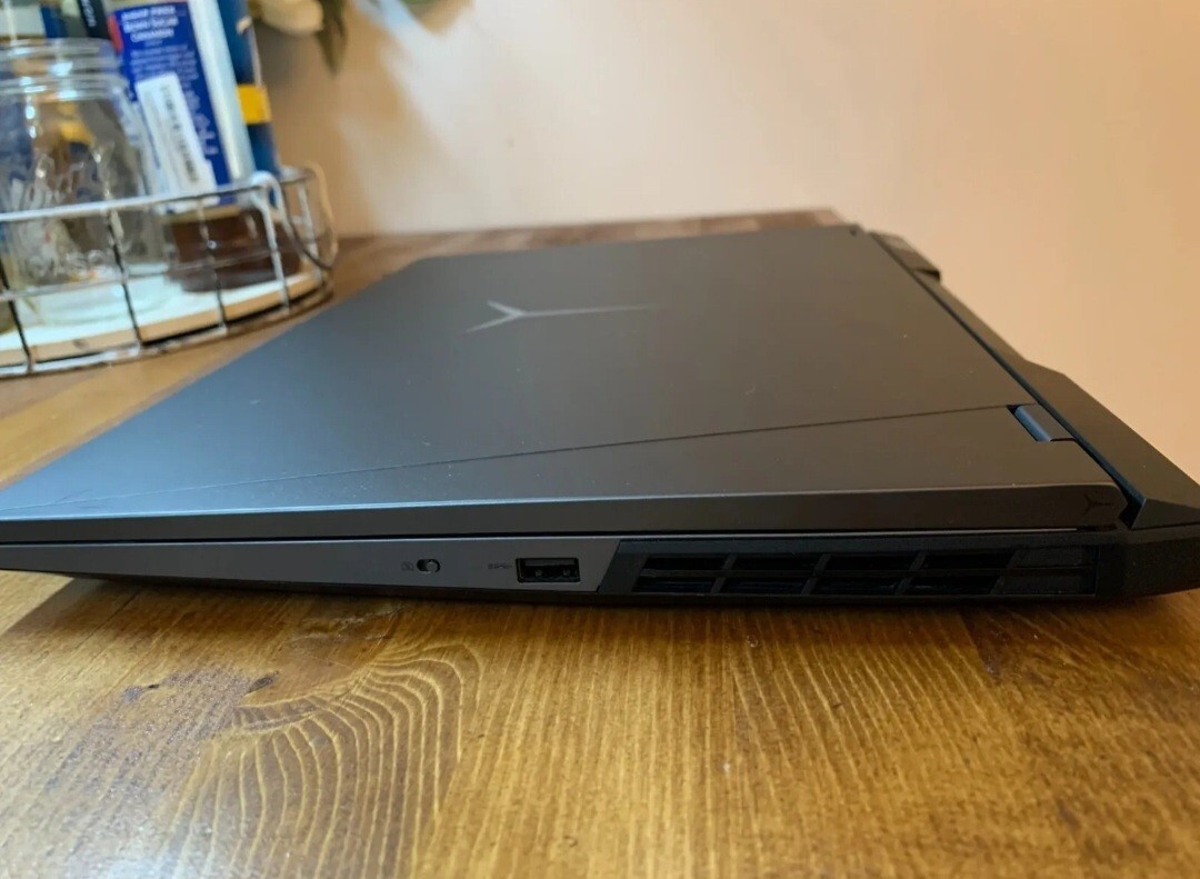 Lenovo Legion 5 Pro 16″ Gaming AMD Ryzen 7 16gb RAM 165 Hz NVIDIA GeForce 3060