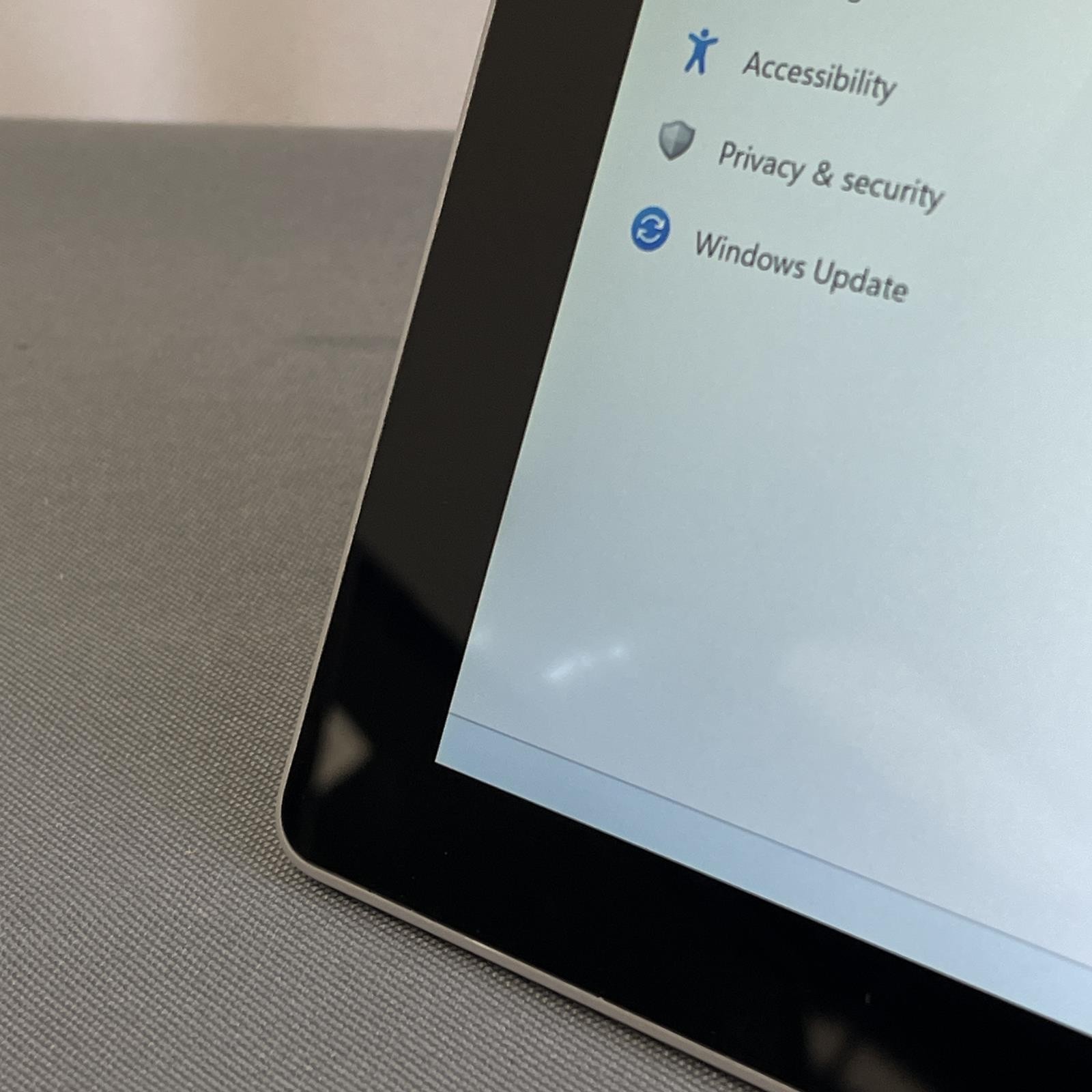Microsoft Surface Pro 1807 12.3 in, Core i5-7300U, 8GB, 256GB NVMe, LTE (READ)