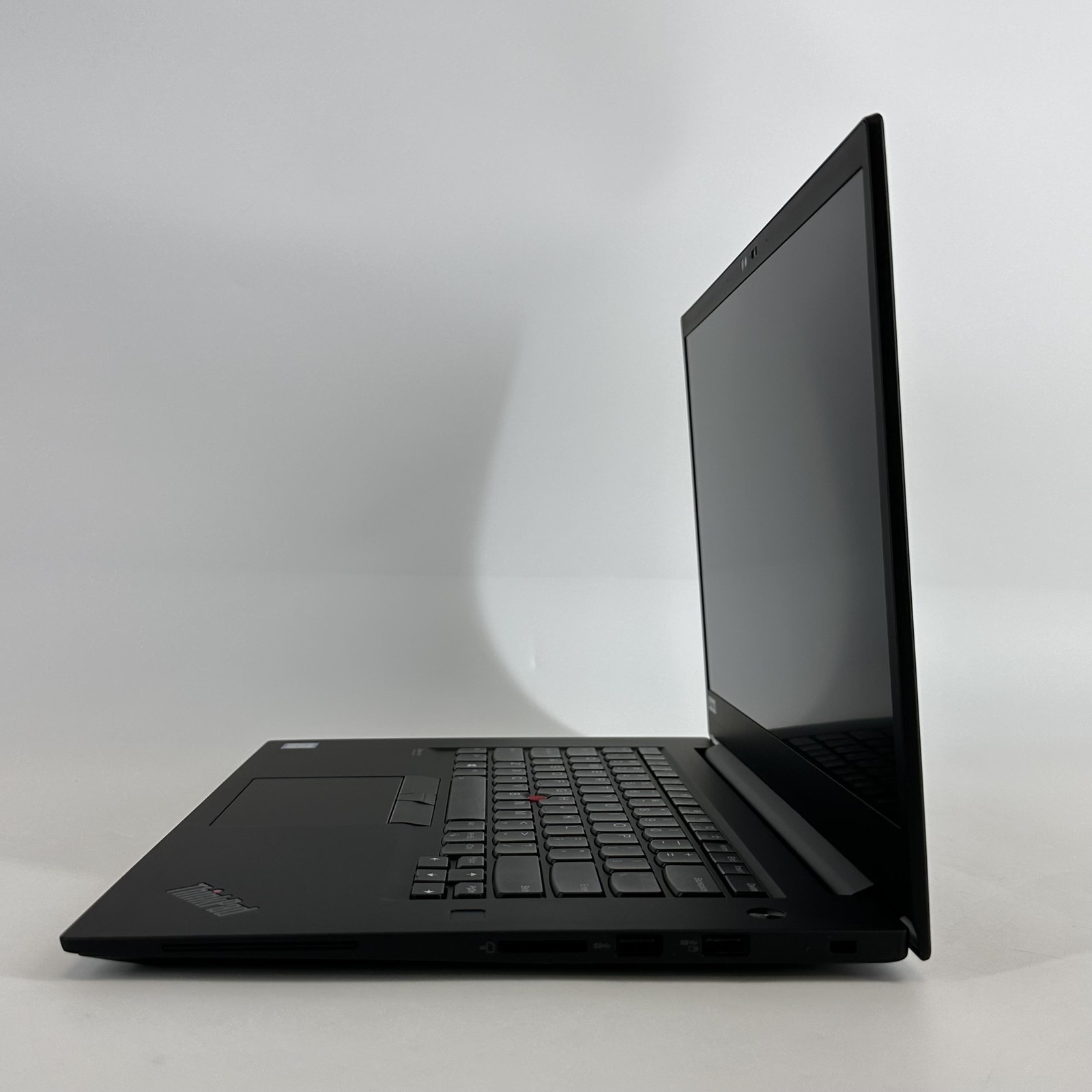 Lenovo ThinkPad P1 Gen 2 15.6 FHD i9-9880H 2.30GHz 16GB 512GB SSD Quadro T2000
