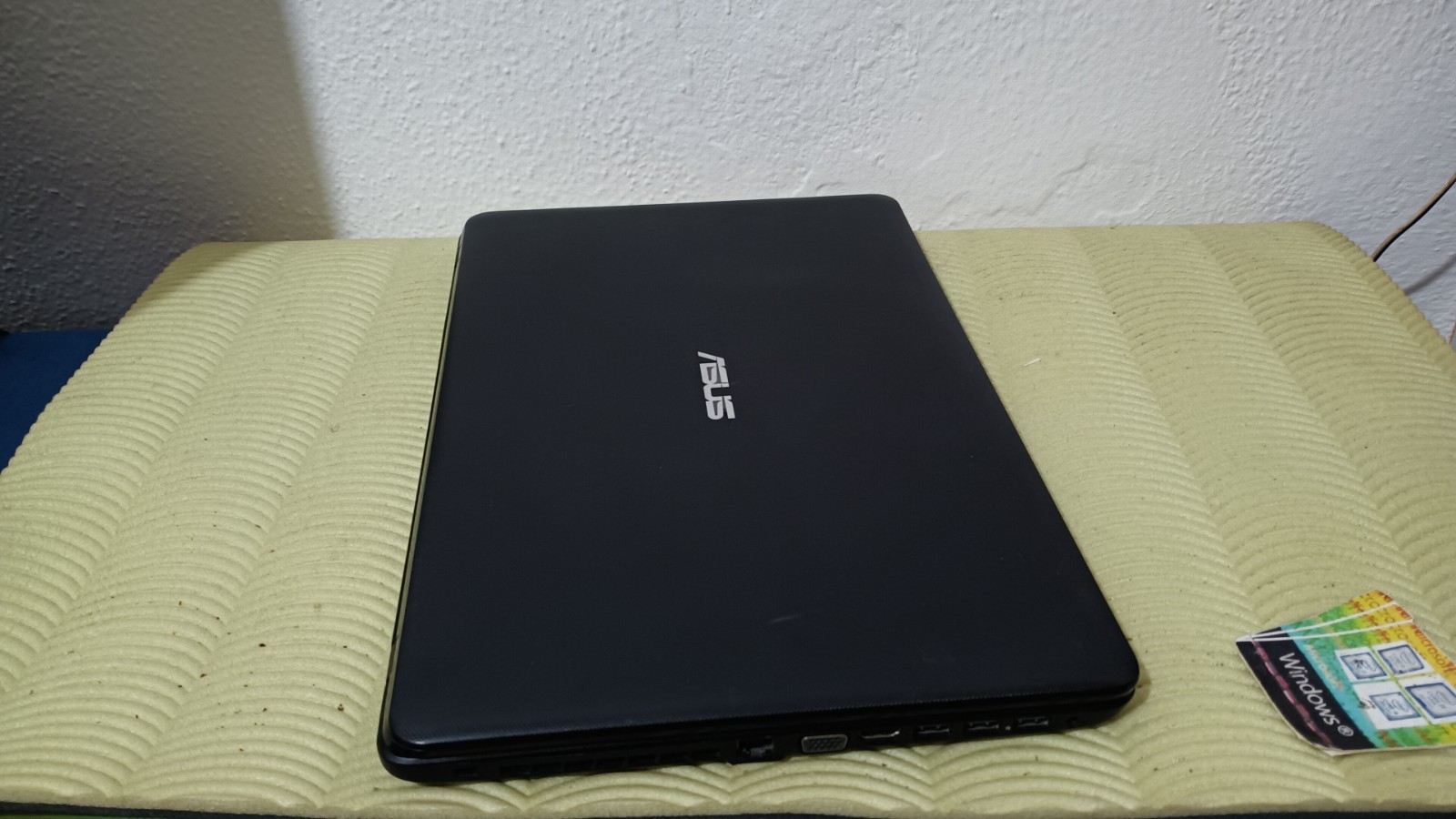 ASUS R752L i7-4510U 8gb 256GB SSD M2 17.3″ 1600×900 nvidia 820m 2gb windows 11