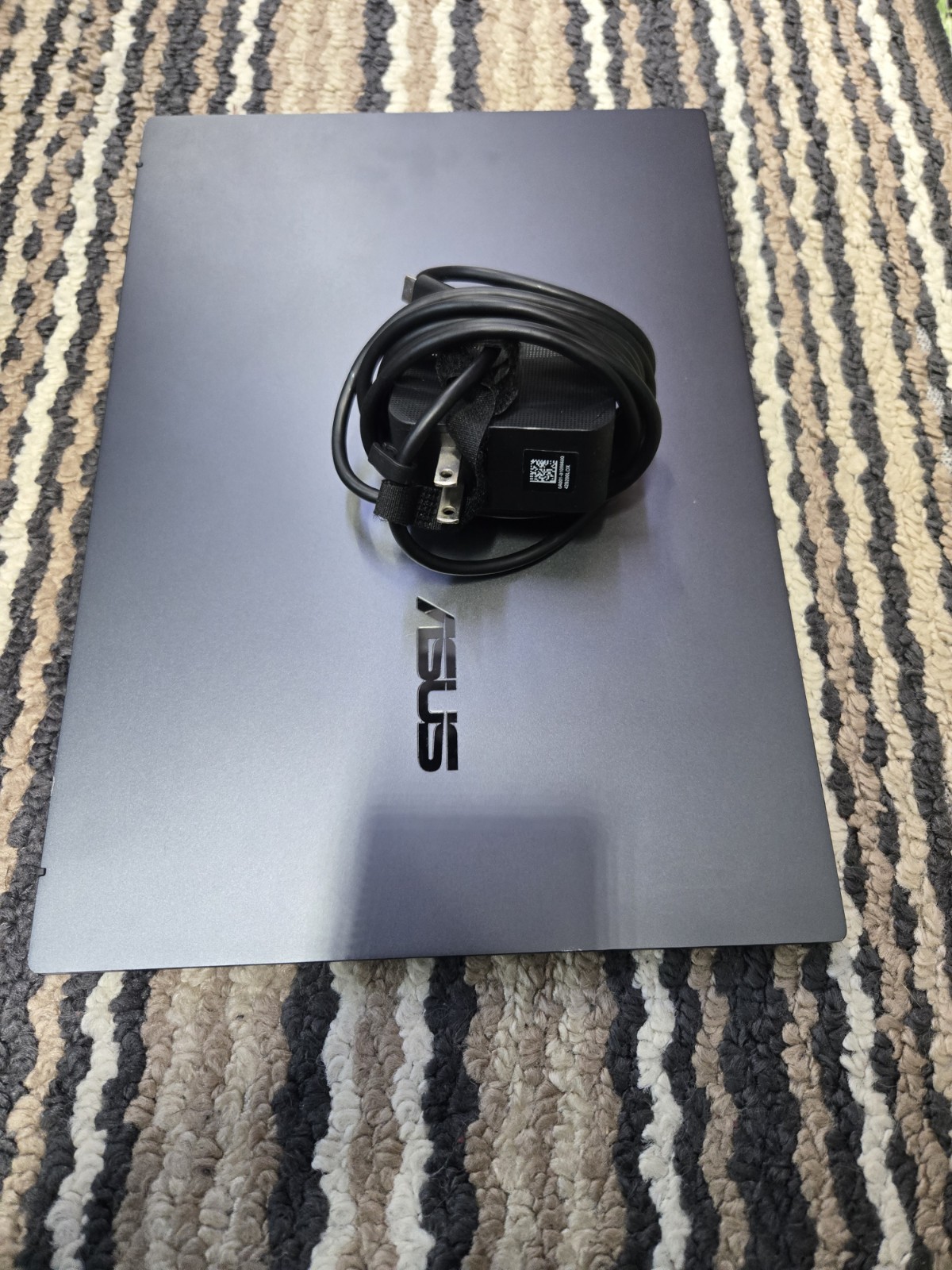 ASUS ZenBook 14 UX3405MA Q425MA OLED Intel Core Ultra 7 155H 16GB RAM 1TB SSD