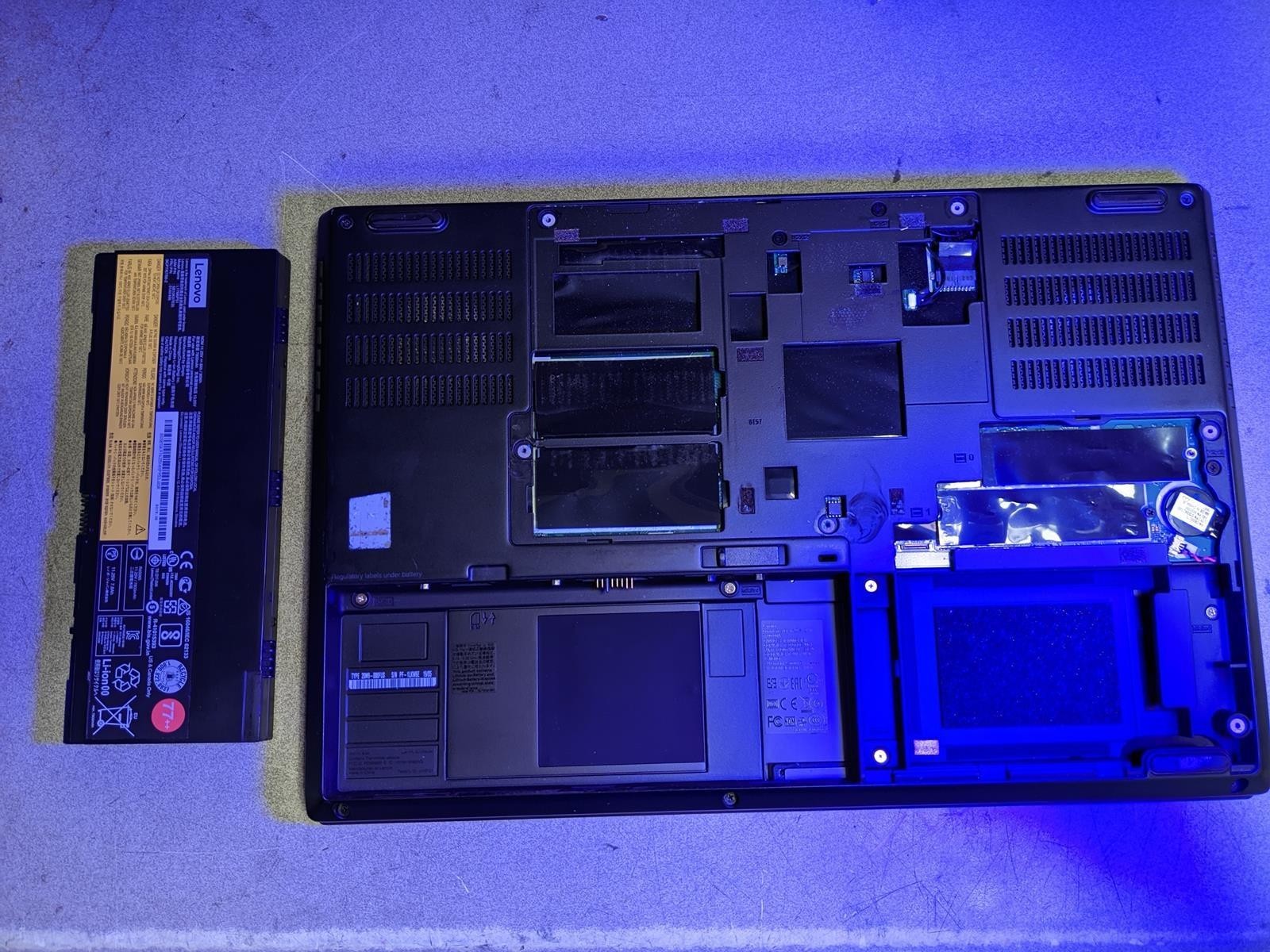 LENOVO THINKPAD P52 i7-8750H @ 2.20 GHz, 16GB RAM, NO HDD/OS