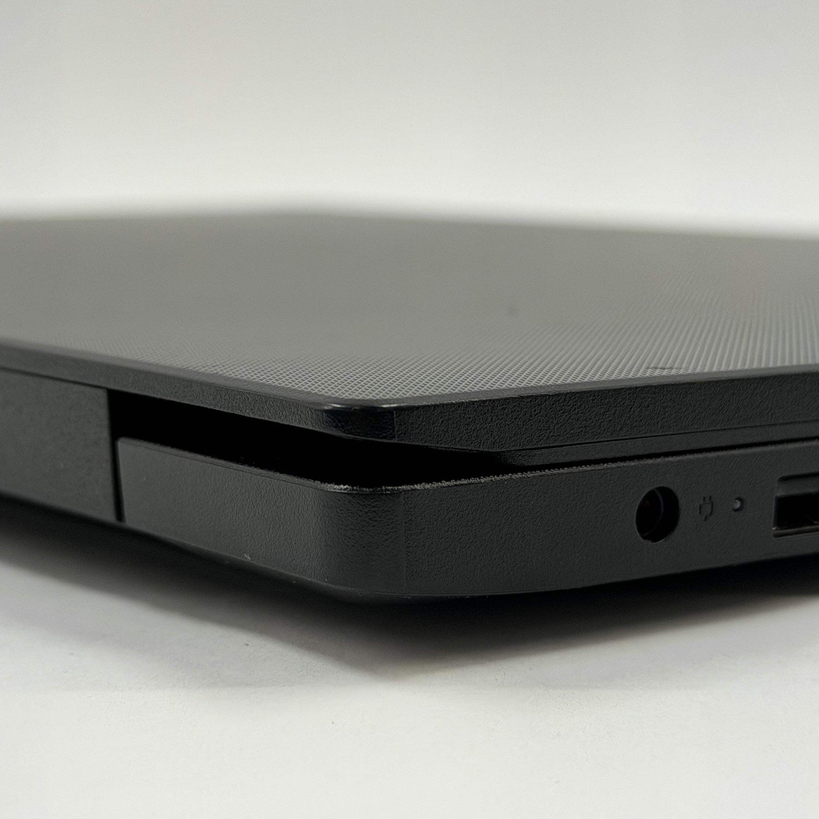 Lenovo V15 G4 IAN 82YW000WUS 15.6″ N100 0.8GHz 8GB RAM 128GB SSD