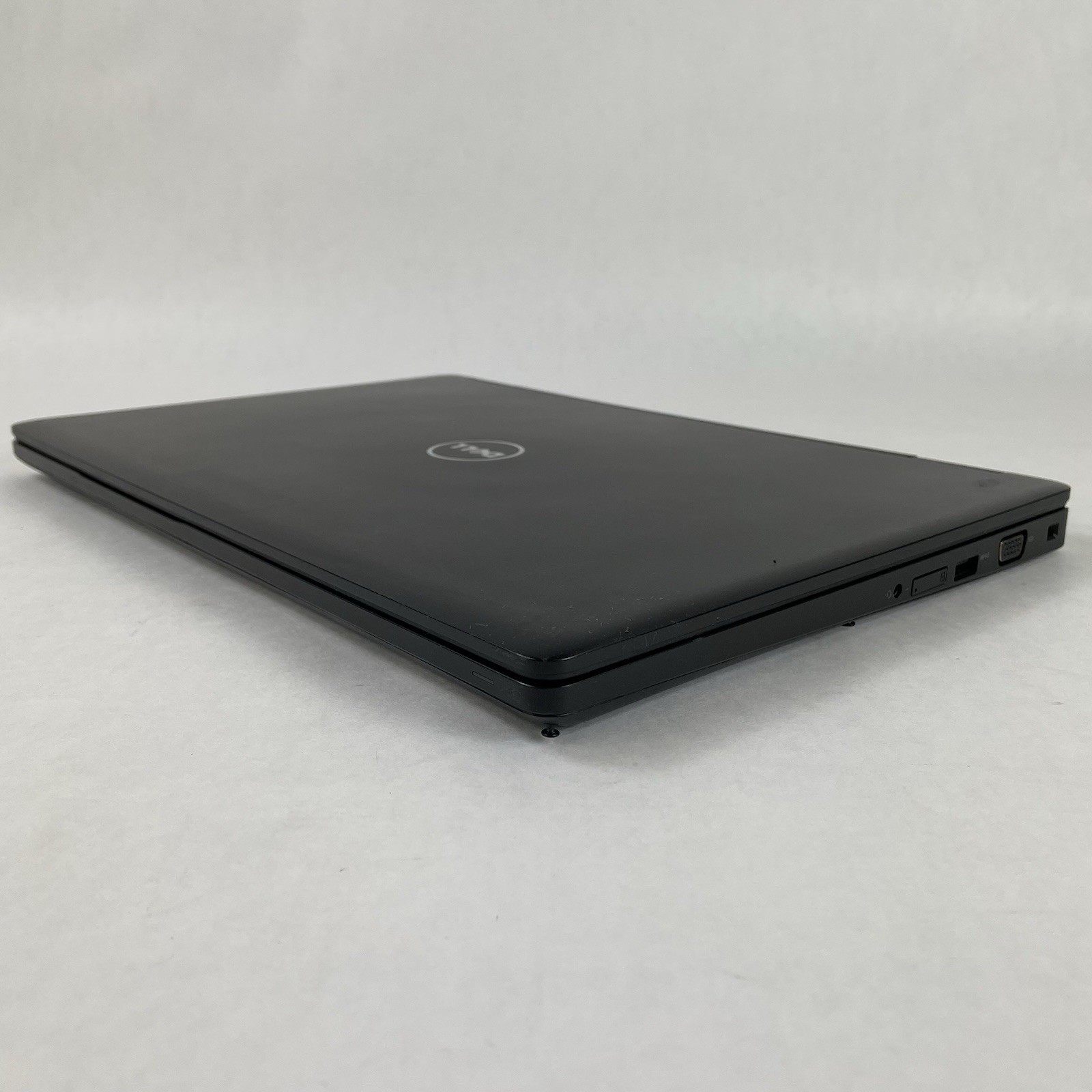 Dell Latitude 5580 15.6″ i5-6300U 2.40 GHz 8 GB RAM No SSD No OS No AC