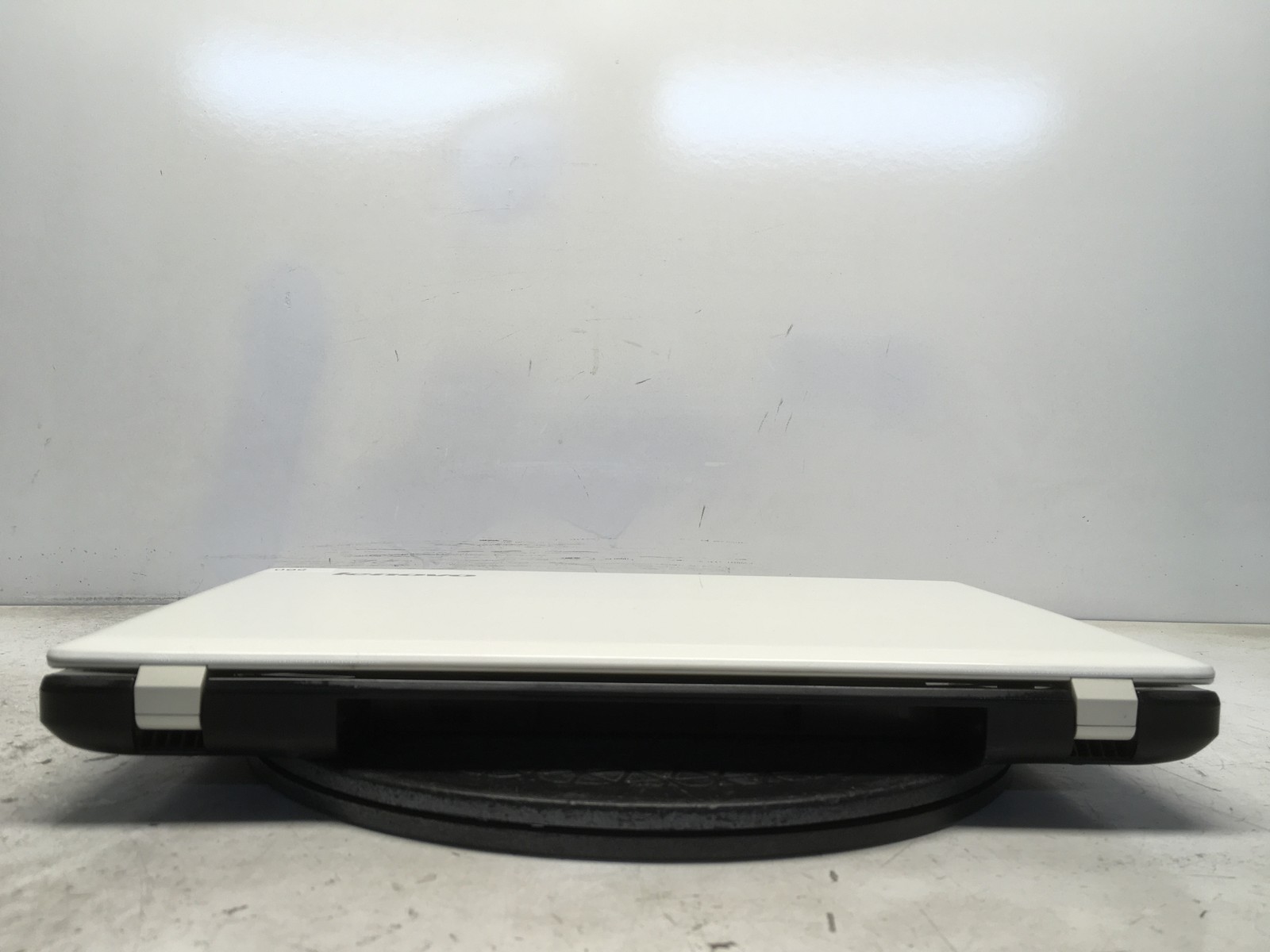 Lenovo IdeaPad Z580 Intel i5-3210M 2.5GHz 4 GB NO HDD No Batt