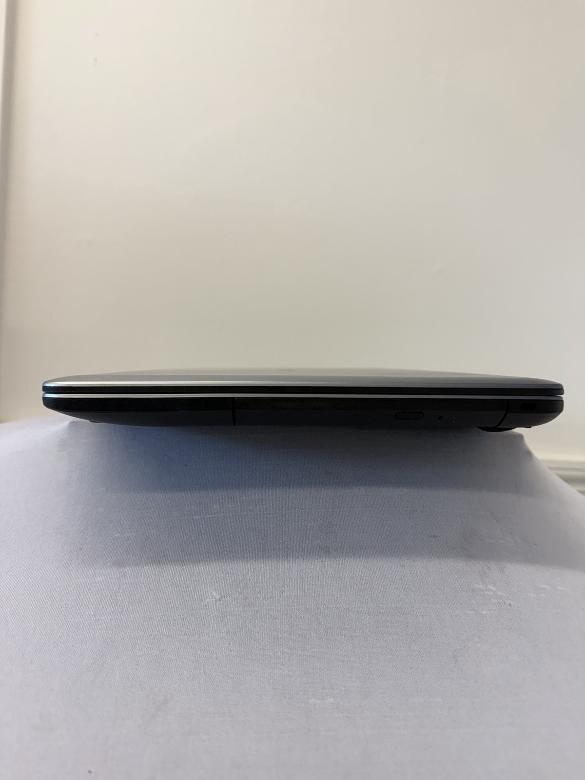 Asus X540S Laptop – Screen is Not Good – Intel Pentium – Read Des